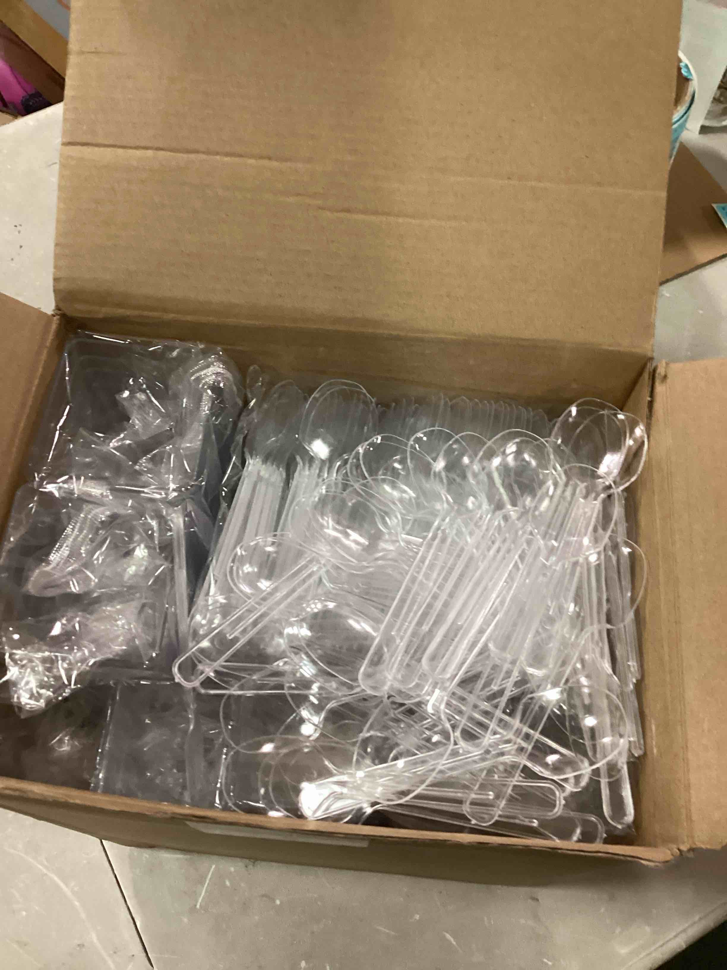 https://s3.amazonaws.com/lotting-images-prod/bidfta/BLU6024348_1715090066067.jpeg