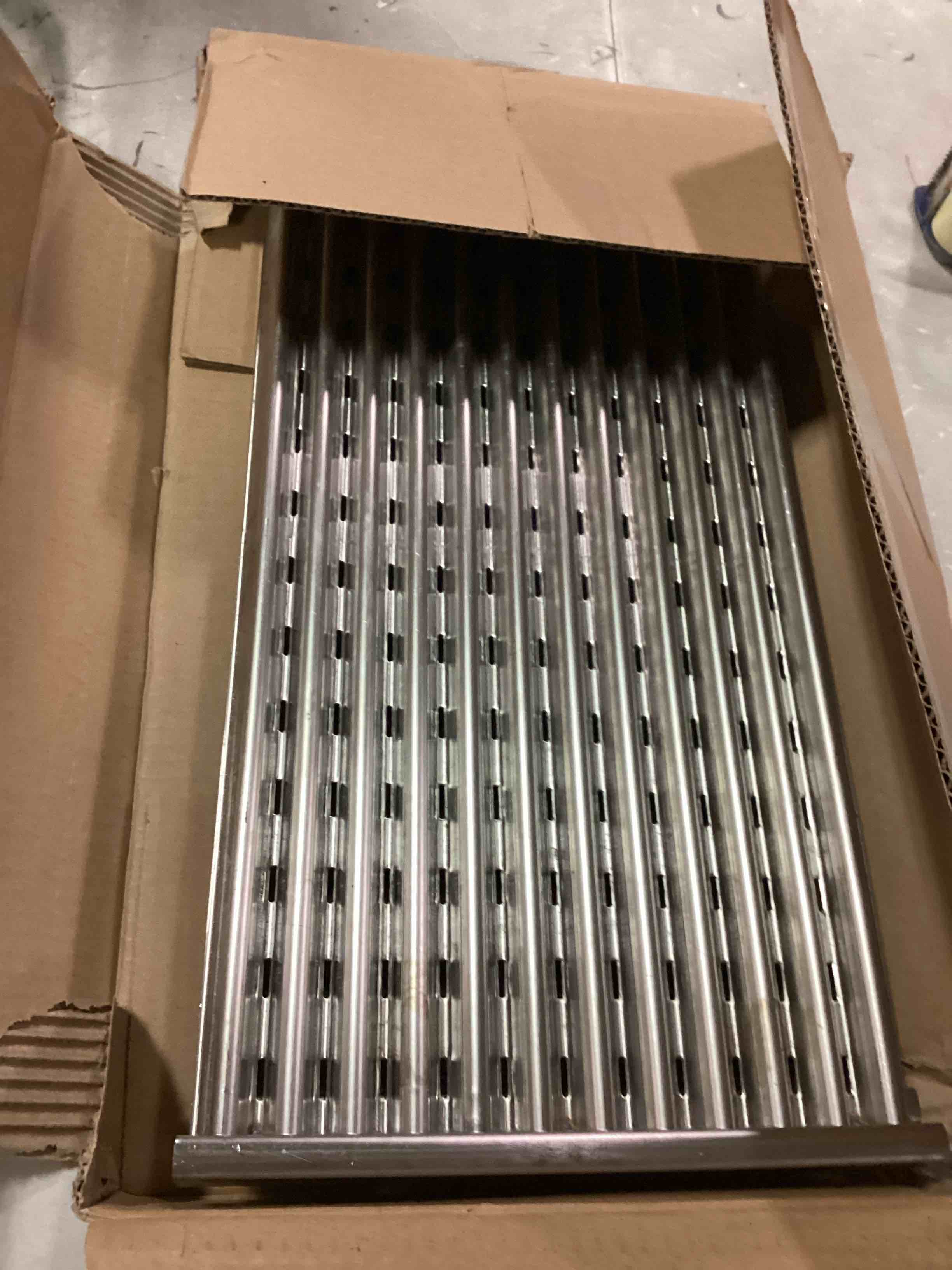 https://s3.amazonaws.com/lotting-images-prod/bidfta/BLU6024414_1715107731764.jpeg