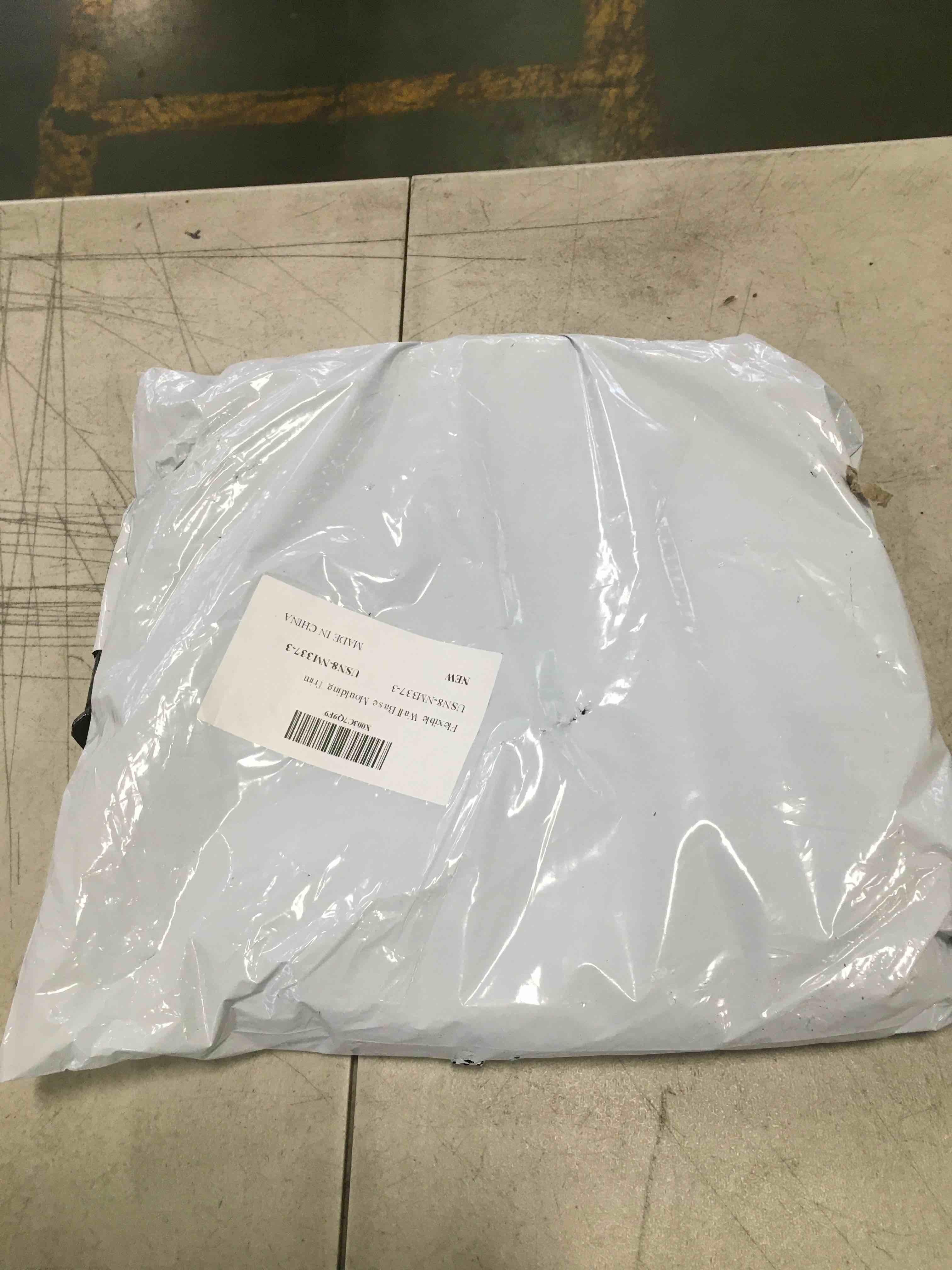 https://s3.amazonaws.com/lotting-images-prod/bidfta/BLU6024512_1711111670843.jpeg