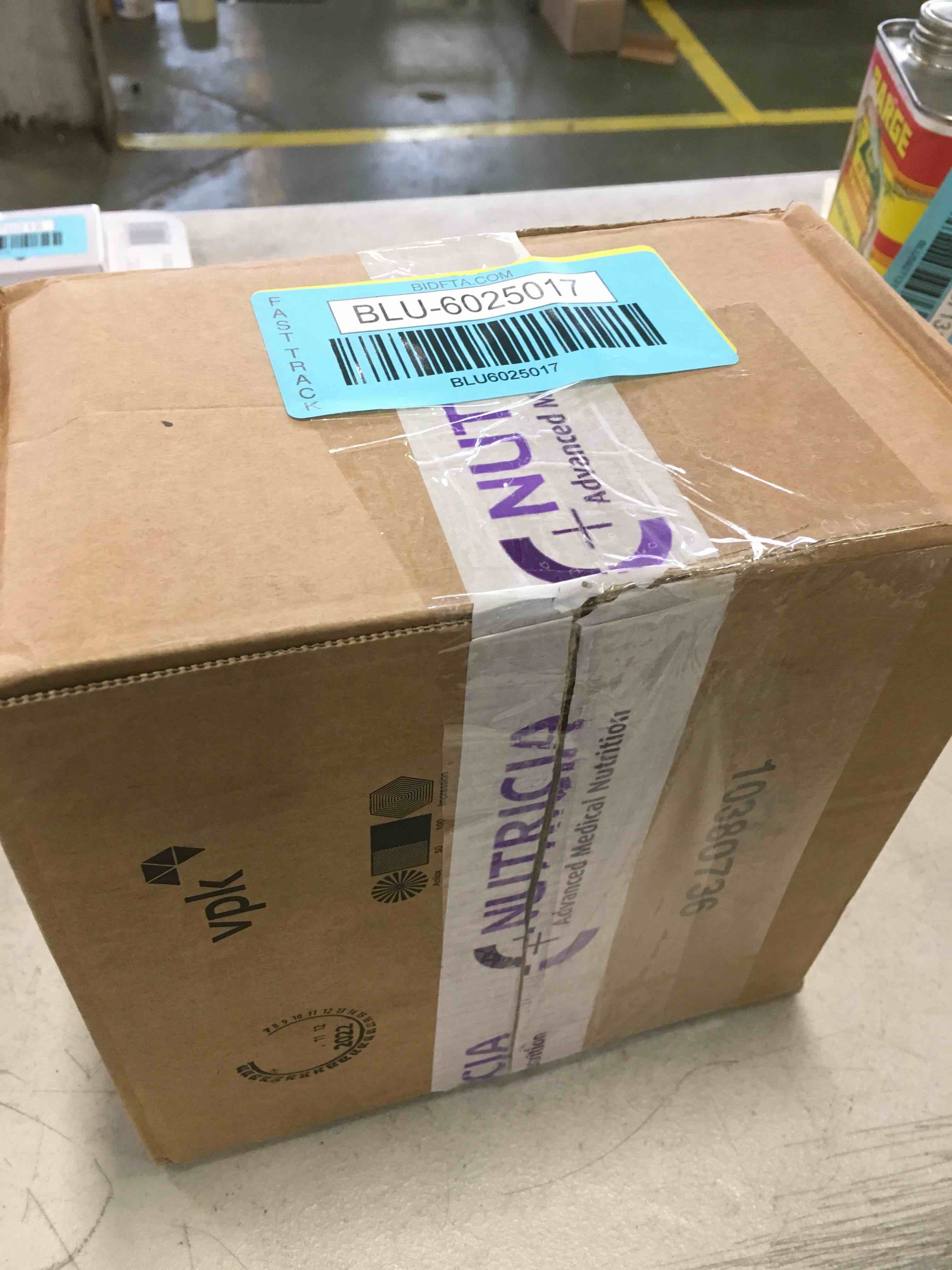 https://s3.amazonaws.com/lotting-images-prod/bidfta/BLU6025017_1711373152403.jpeg