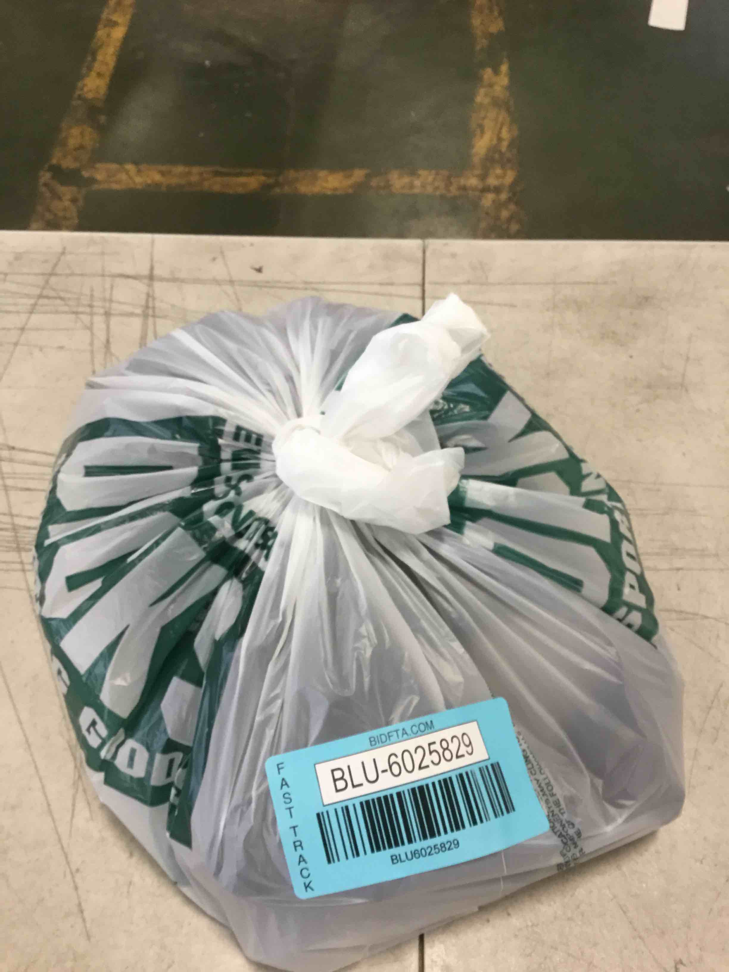 https://s3.amazonaws.com/lotting-images-prod/bidfta/BLU6025829_1711459032341.jpeg
