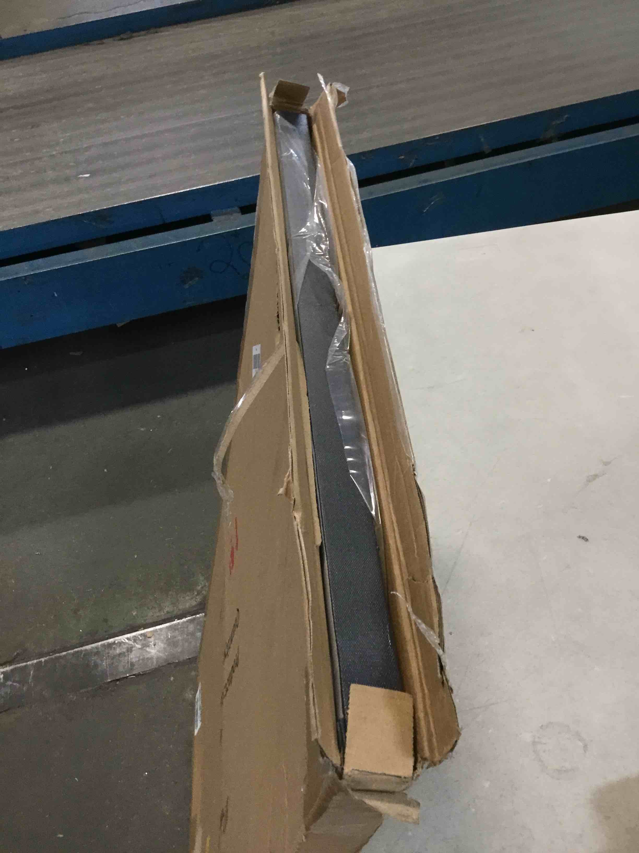 https://s3.amazonaws.com/lotting-images-prod/bidfta/BLU6026087_1710346114502.jpeg
