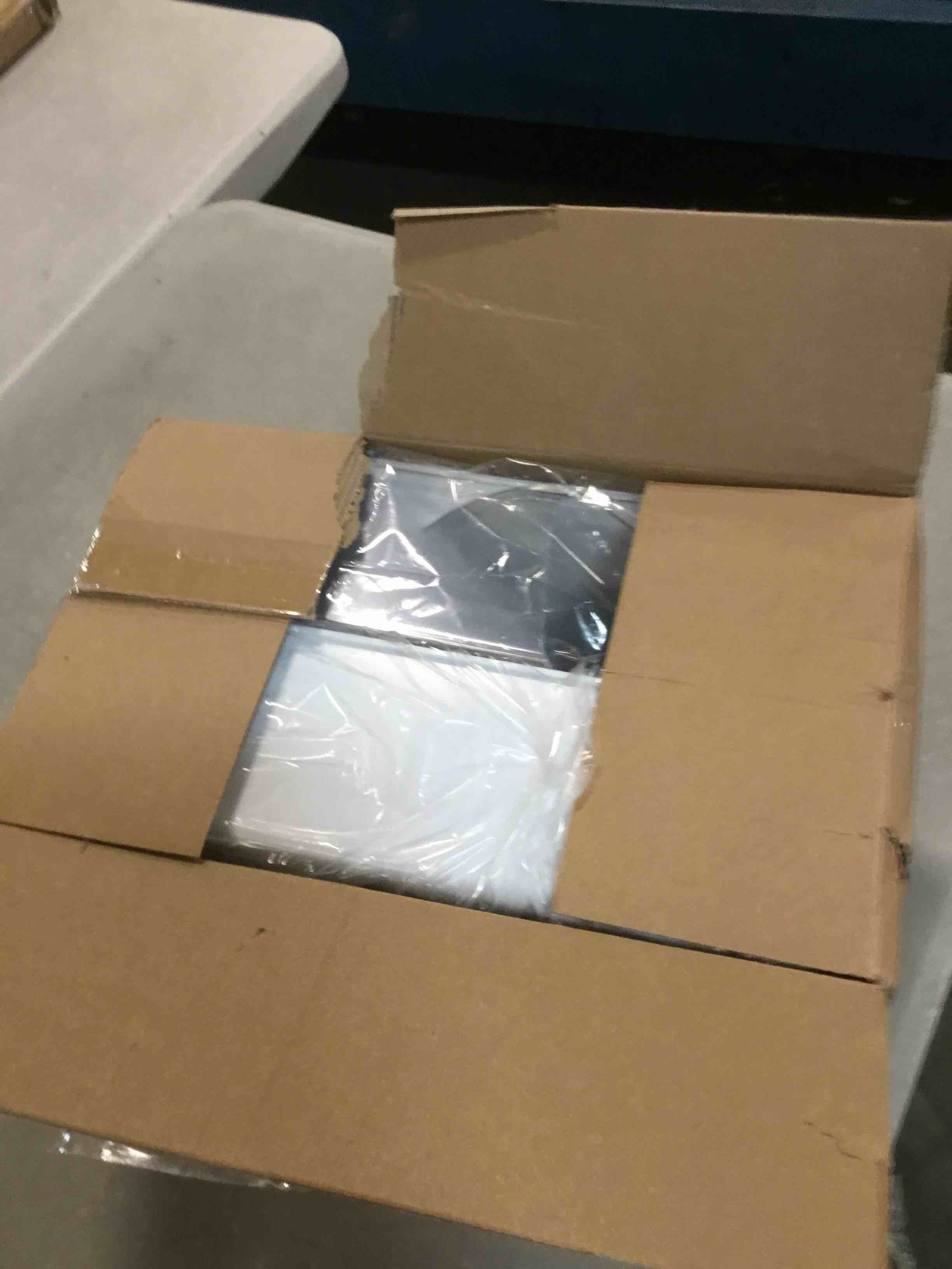 https://s3.amazonaws.com/lotting-images-prod/bidfta/BLU6026265_1710422227654.jpeg