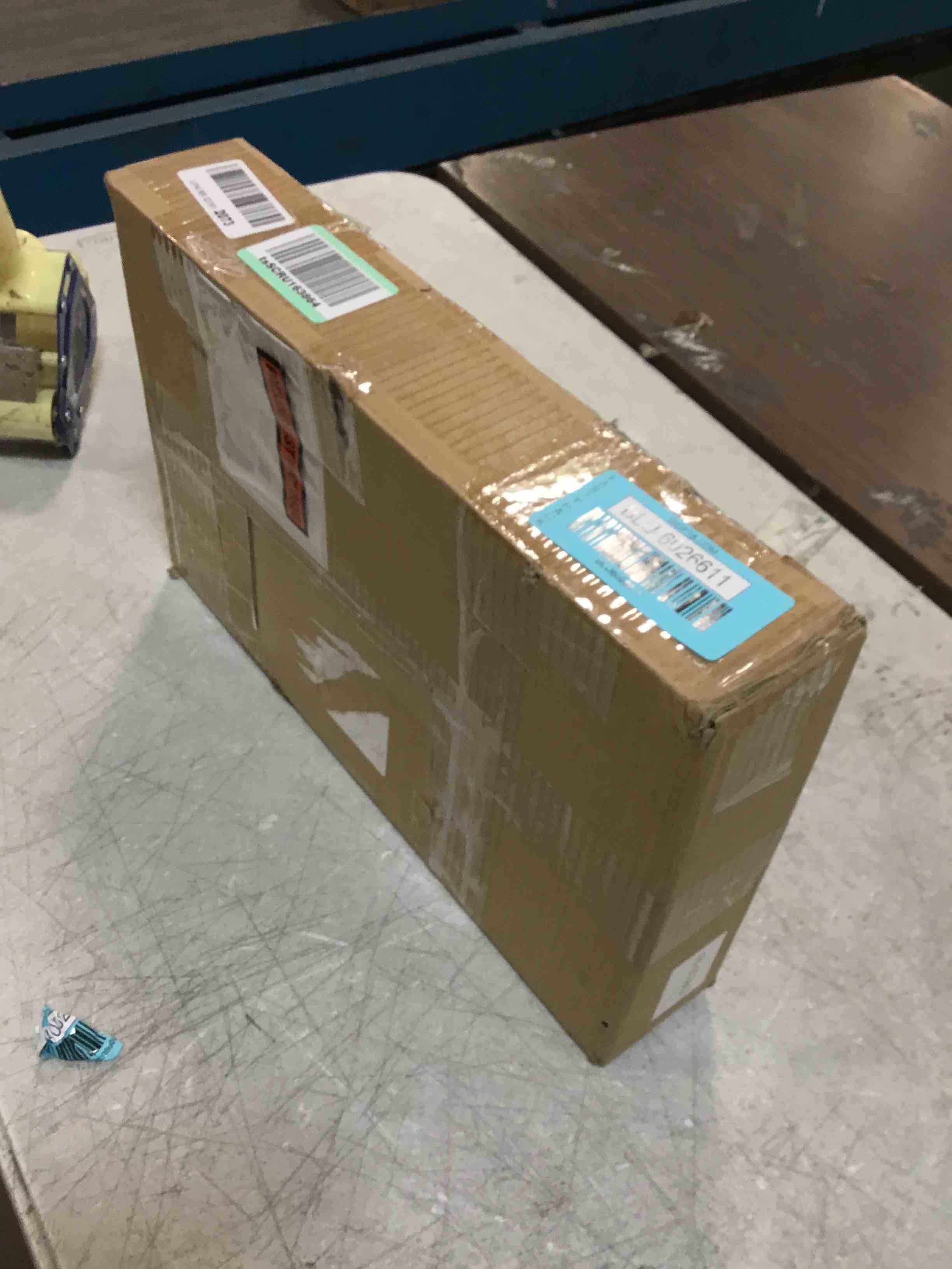 https://s3.amazonaws.com/lotting-images-prod/bidfta/BLU6026611_1710526126925.jpeg