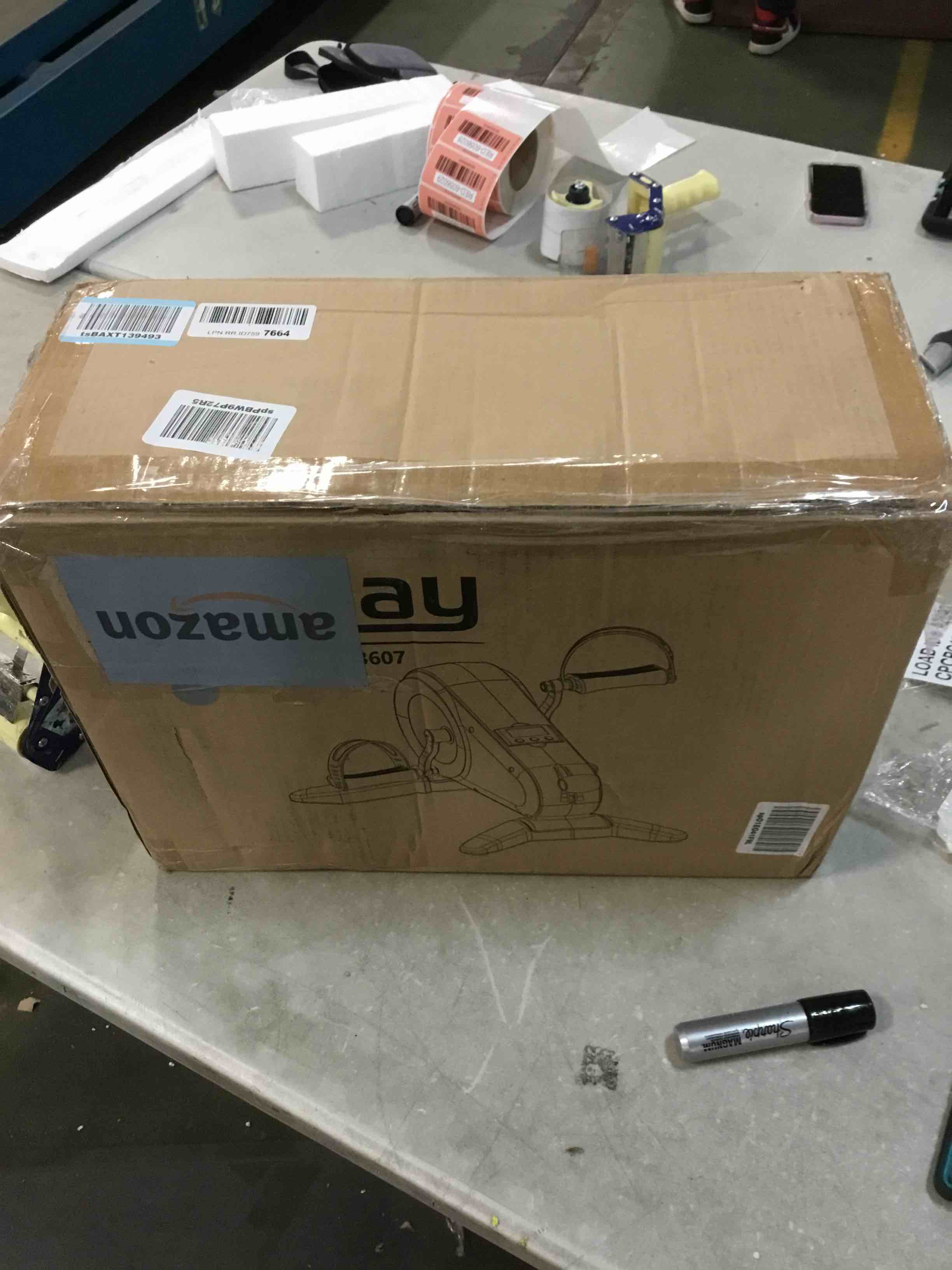 https://s3.amazonaws.com/lotting-images-prod/bidfta/BLU6026737_1710855643241.jpeg