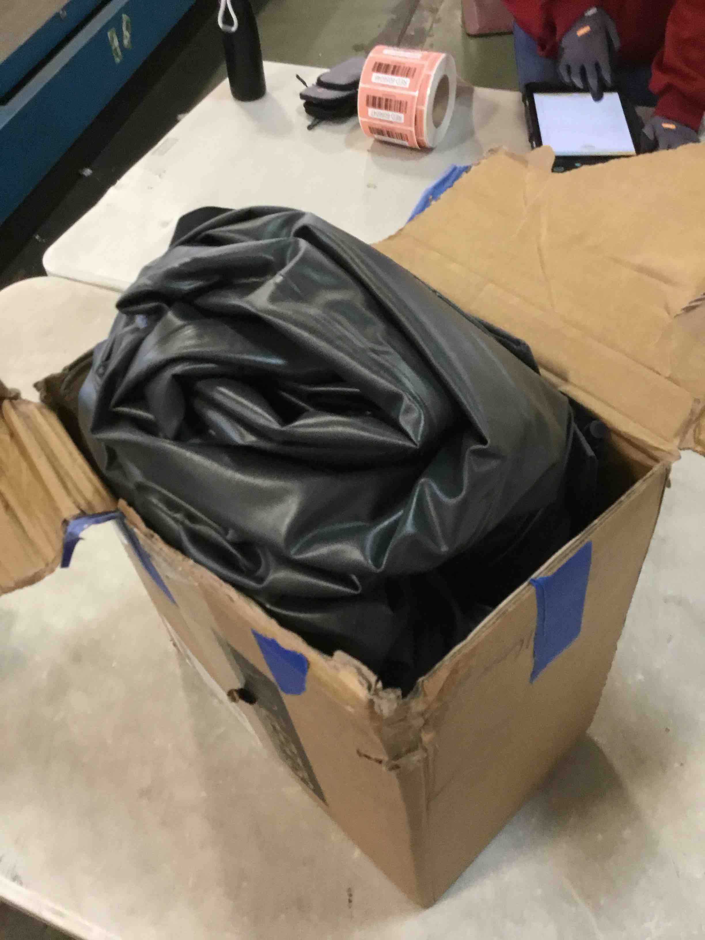 https://s3.amazonaws.com/lotting-images-prod/bidfta/BLU6026781_1710862768980.jpeg