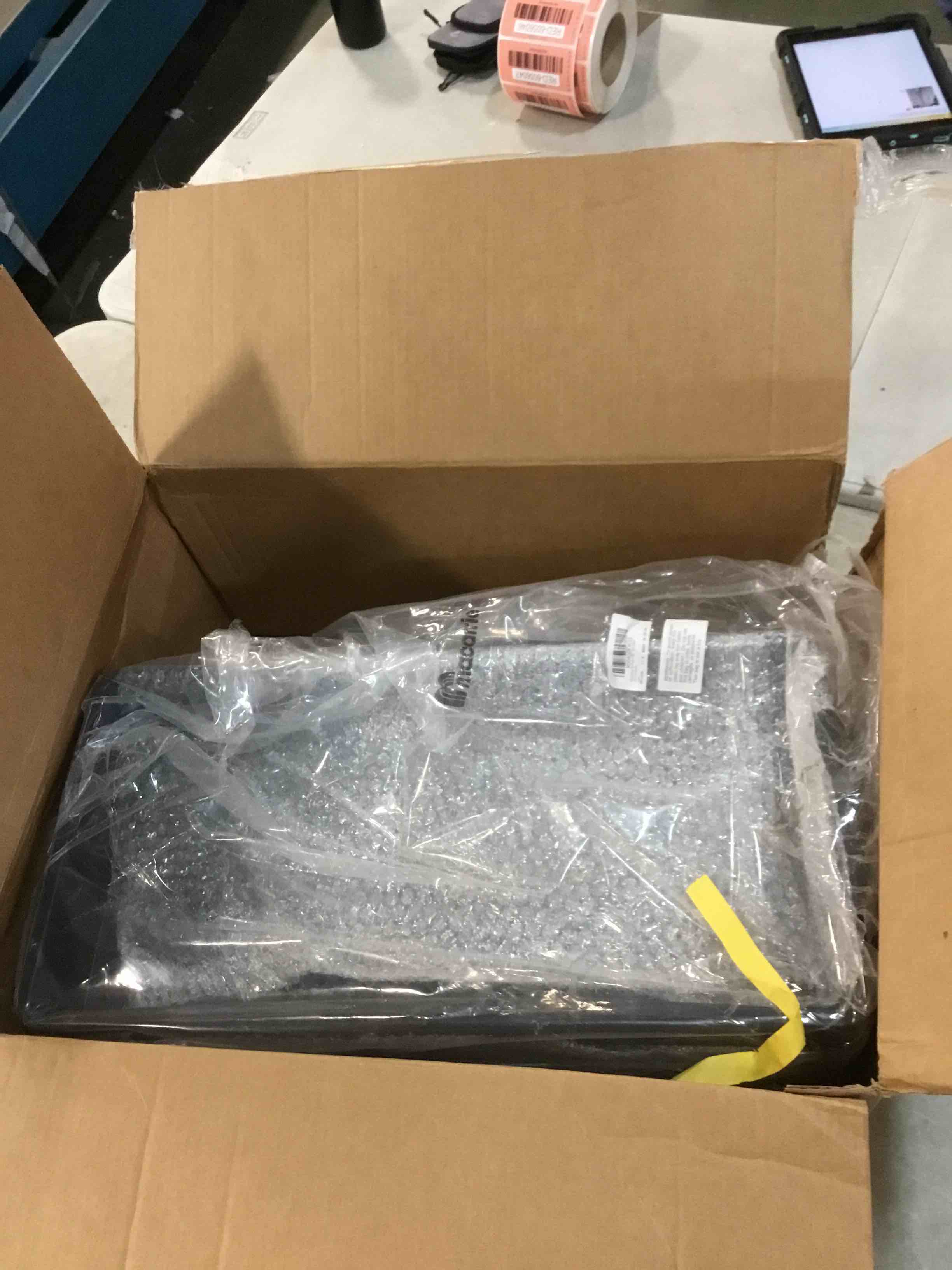 https://s3.amazonaws.com/lotting-images-prod/bidfta/BLU6026782_1710862917945.jpeg