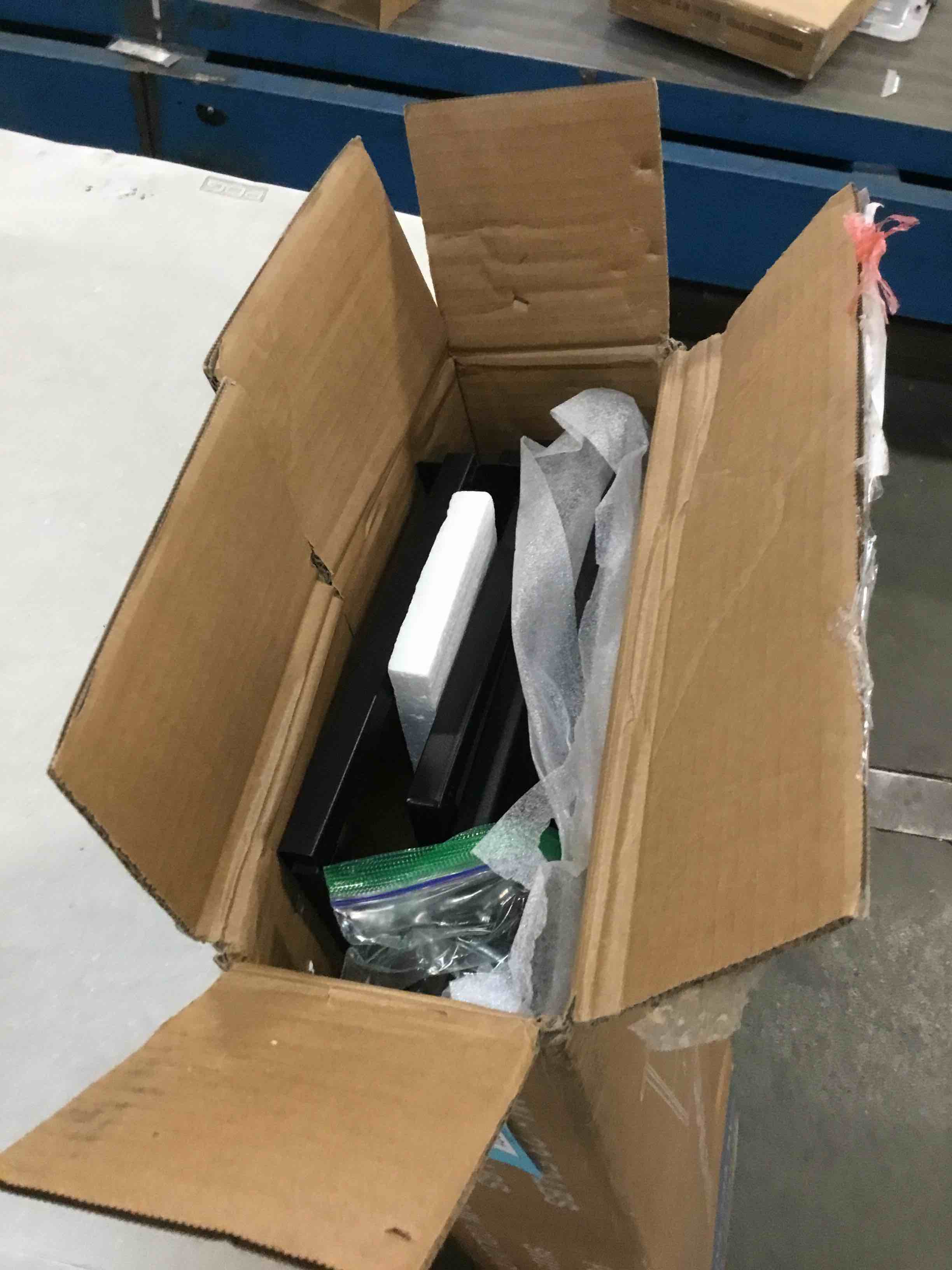 https://s3.amazonaws.com/lotting-images-prod/bidfta/BLU6026931_1710940074968.jpeg