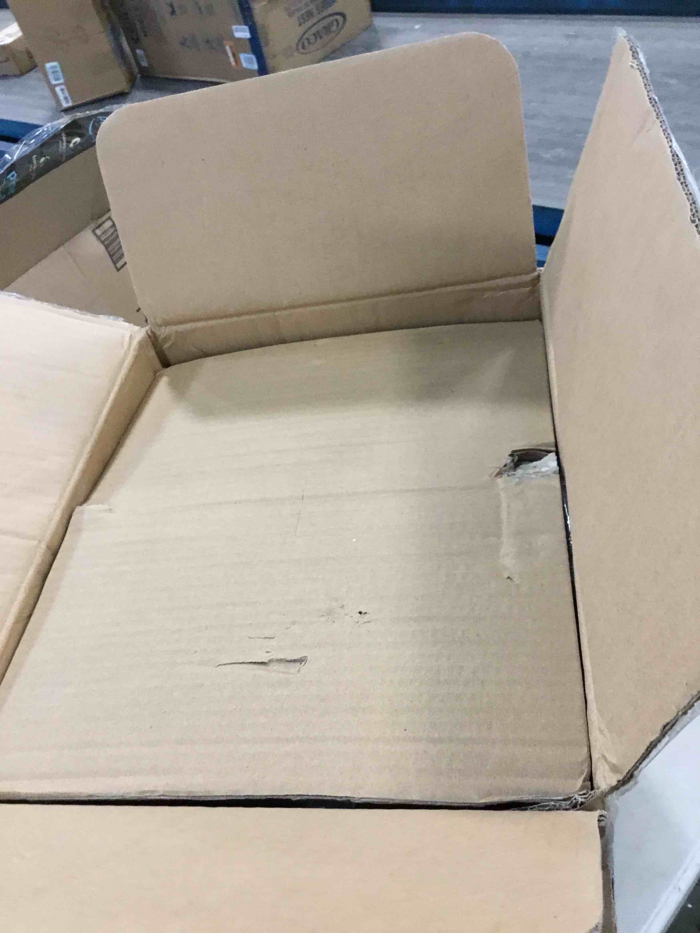 https://s3.amazonaws.com/lotting-images-prod/bidfta/BLU6026957_1710943059946.jpeg