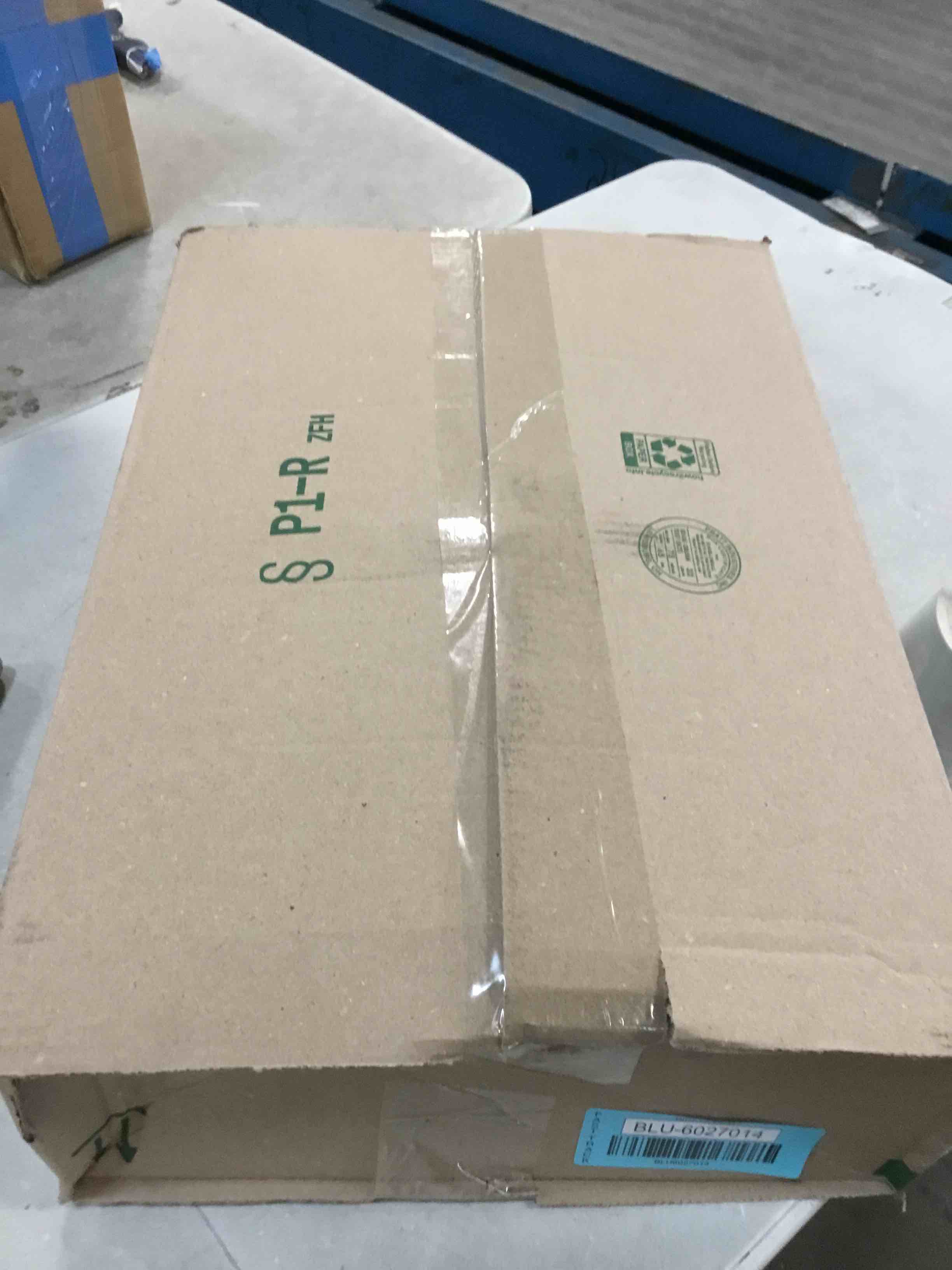 https://s3.amazonaws.com/lotting-images-prod/bidfta/BLU6027014_1710951776213.jpeg