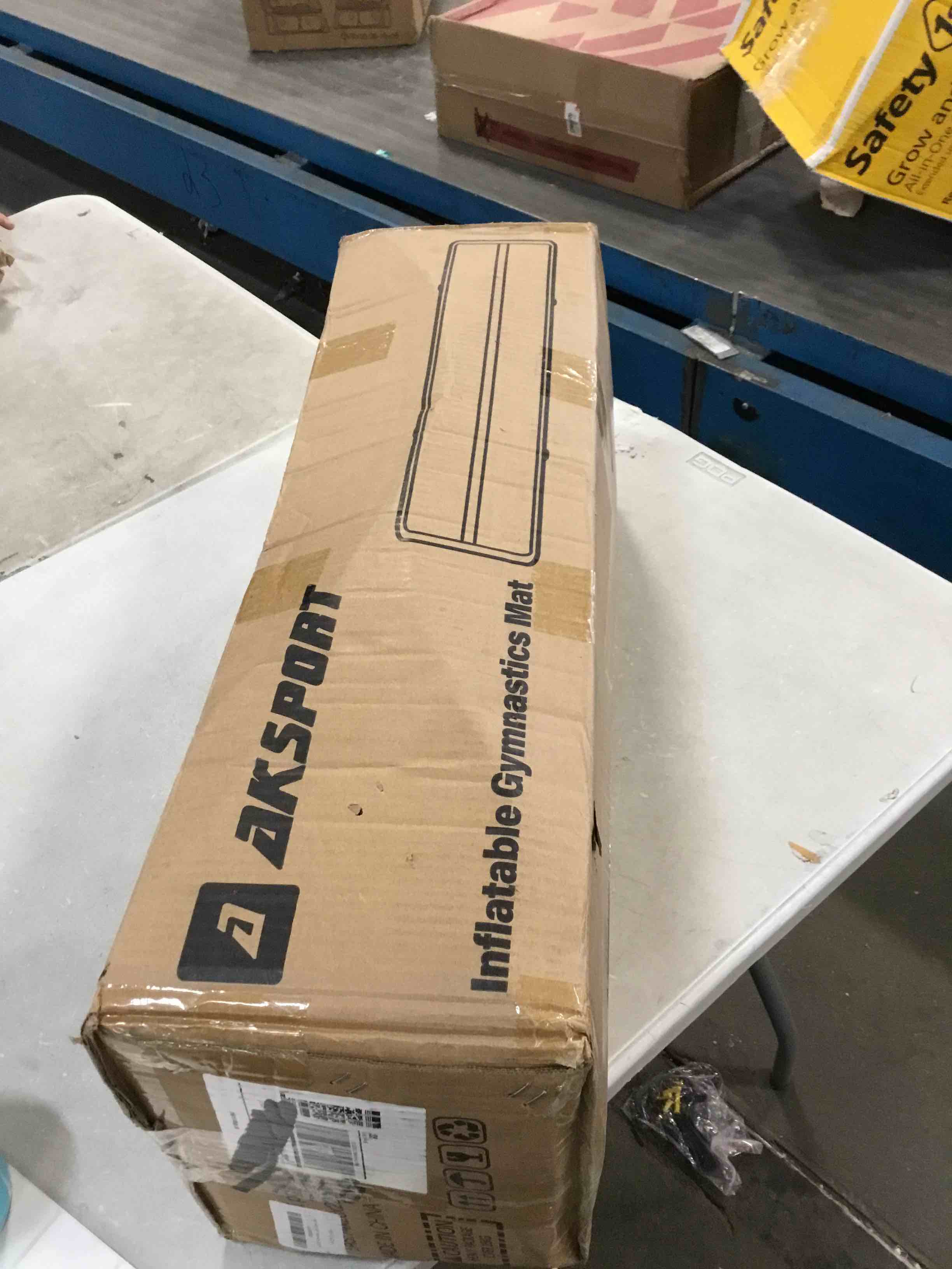 https://s3.amazonaws.com/lotting-images-prod/bidfta/BLU6027025_1710955348506.jpeg