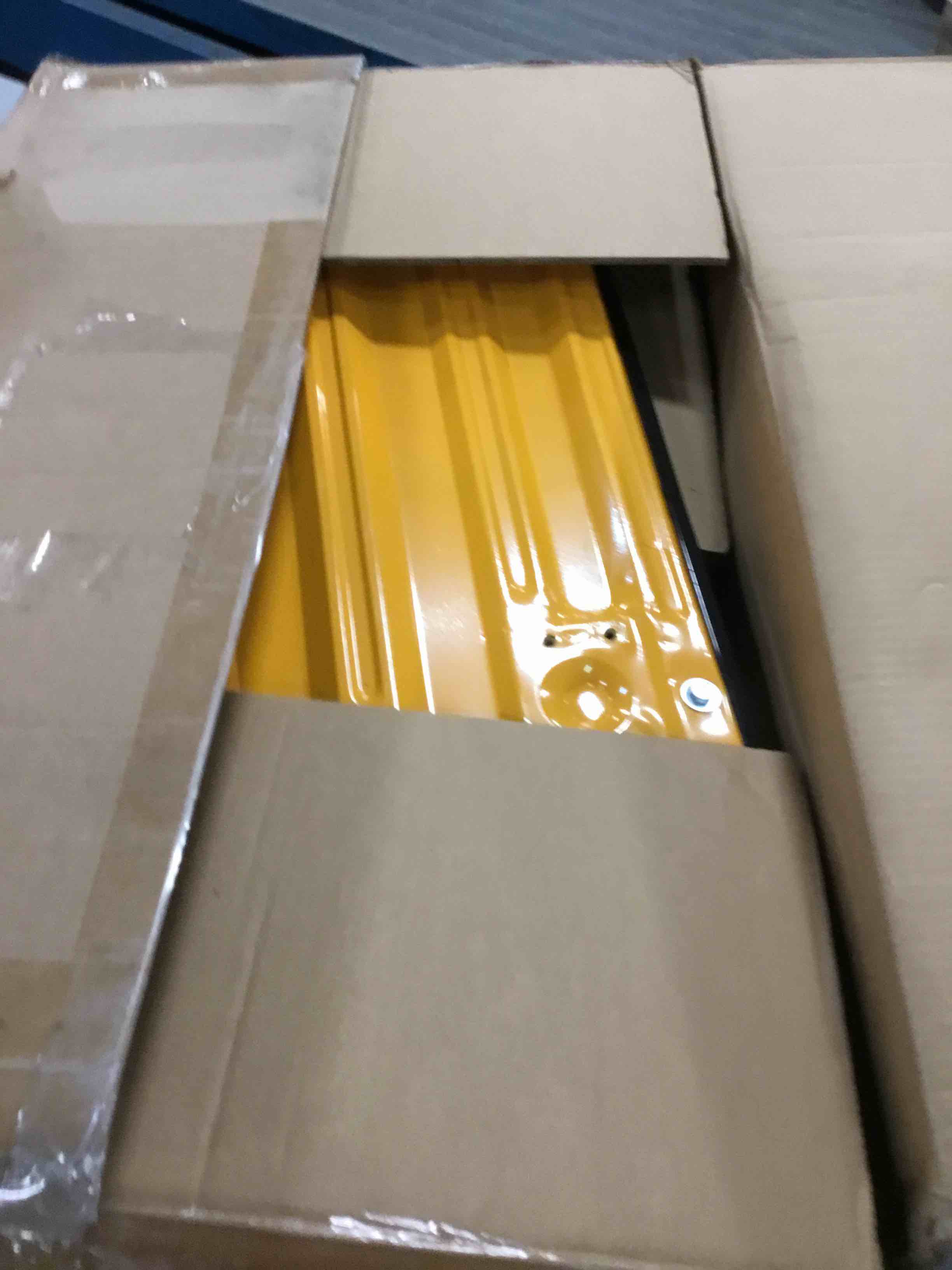 https://s3.amazonaws.com/lotting-images-prod/bidfta/BLU6027416_1711119991438.jpeg