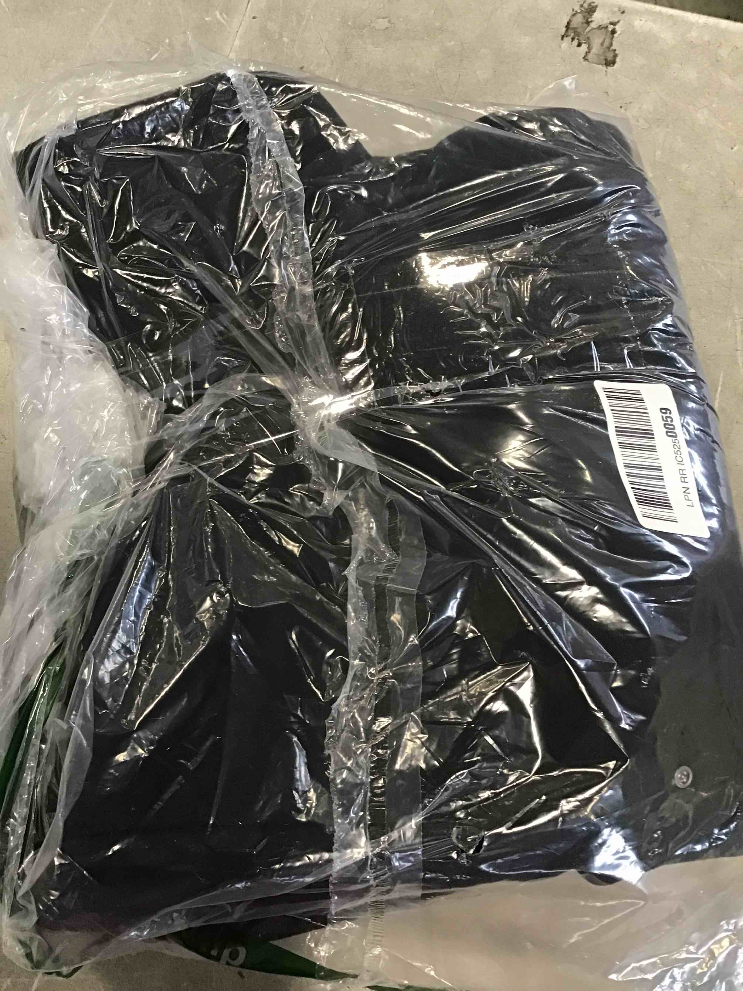 https://s3.amazonaws.com/lotting-images-prod/bidfta/BLU6027598_1710445832555.jpeg