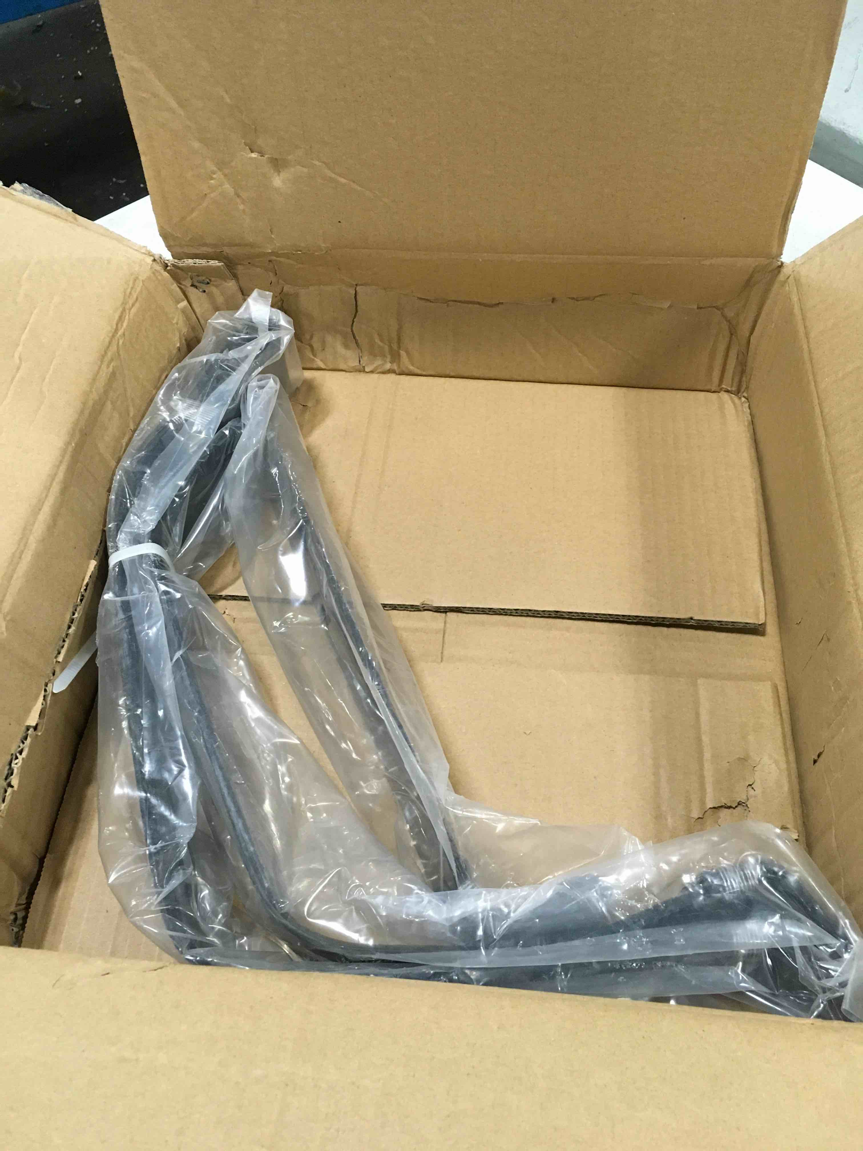 https://s3.amazonaws.com/lotting-images-prod/bidfta/BLU6029374_1710508395738.jpeg