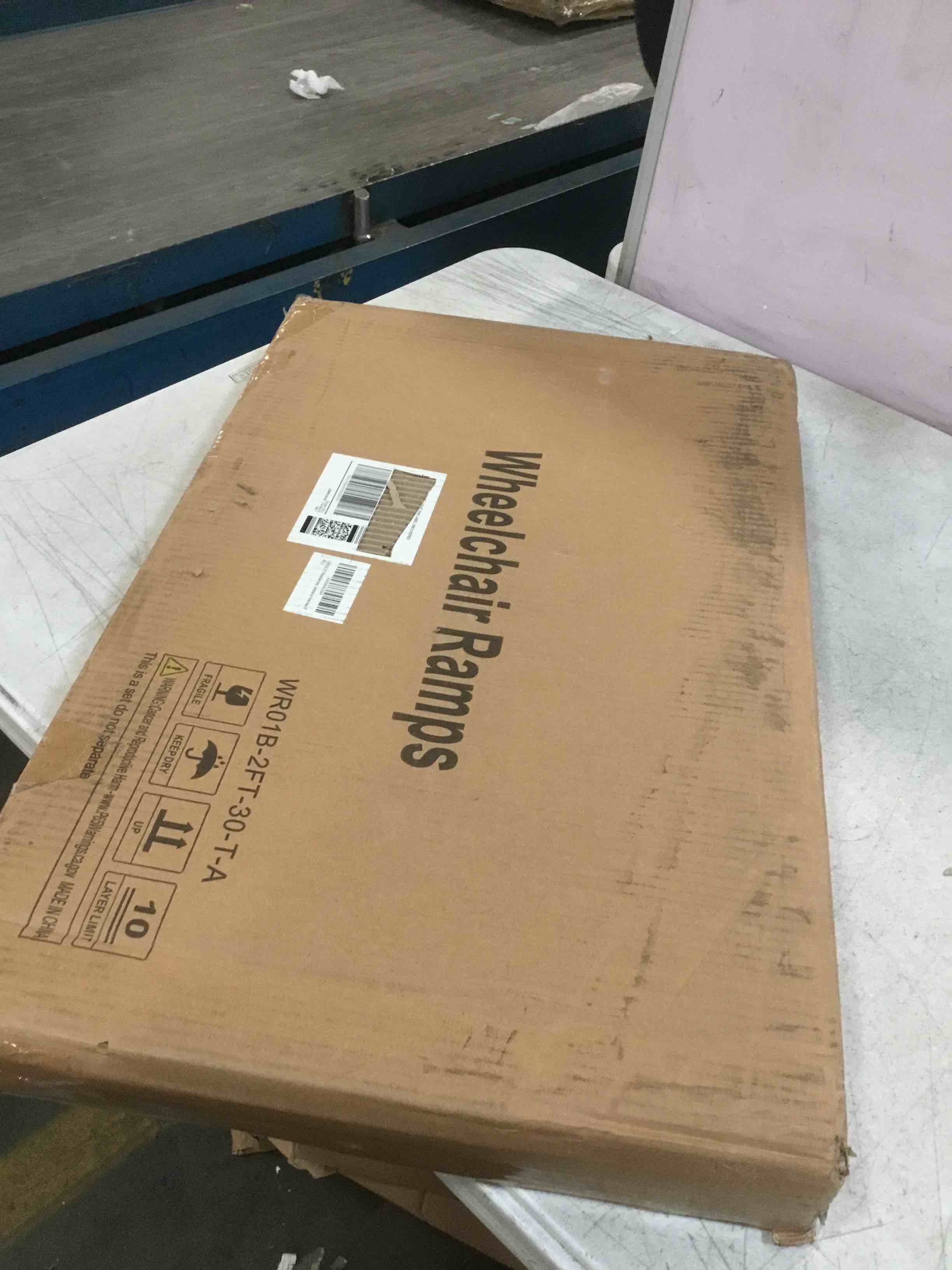 https://s3.amazonaws.com/lotting-images-prod/bidfta/BLU6029843_1710855824924.jpeg
