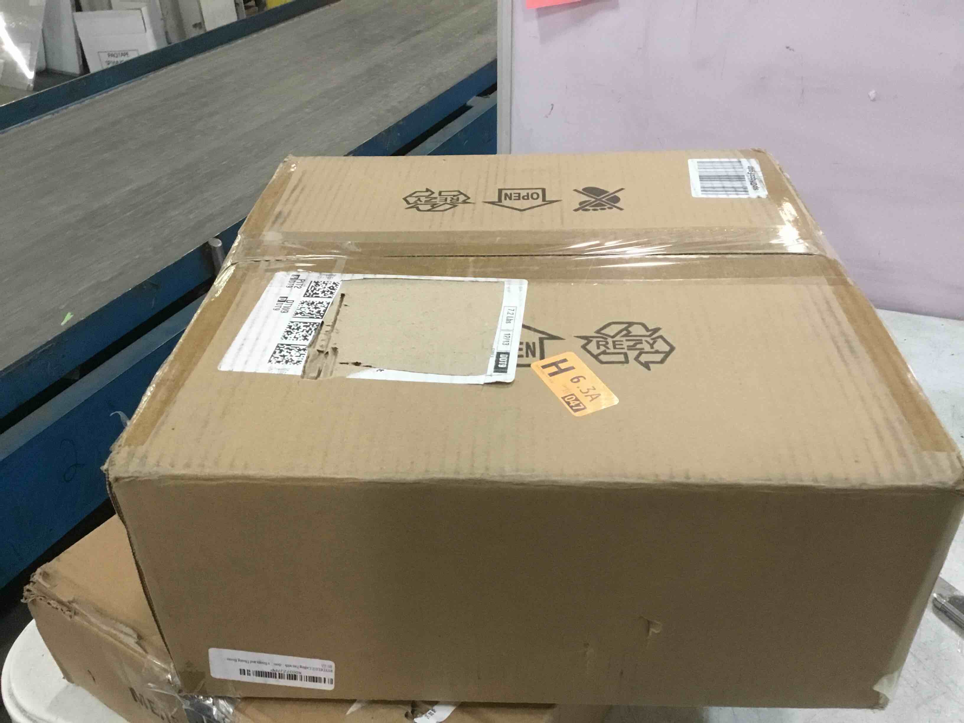 https://s3.amazonaws.com/lotting-images-prod/bidfta/BLU6029853_1710858787509.jpeg