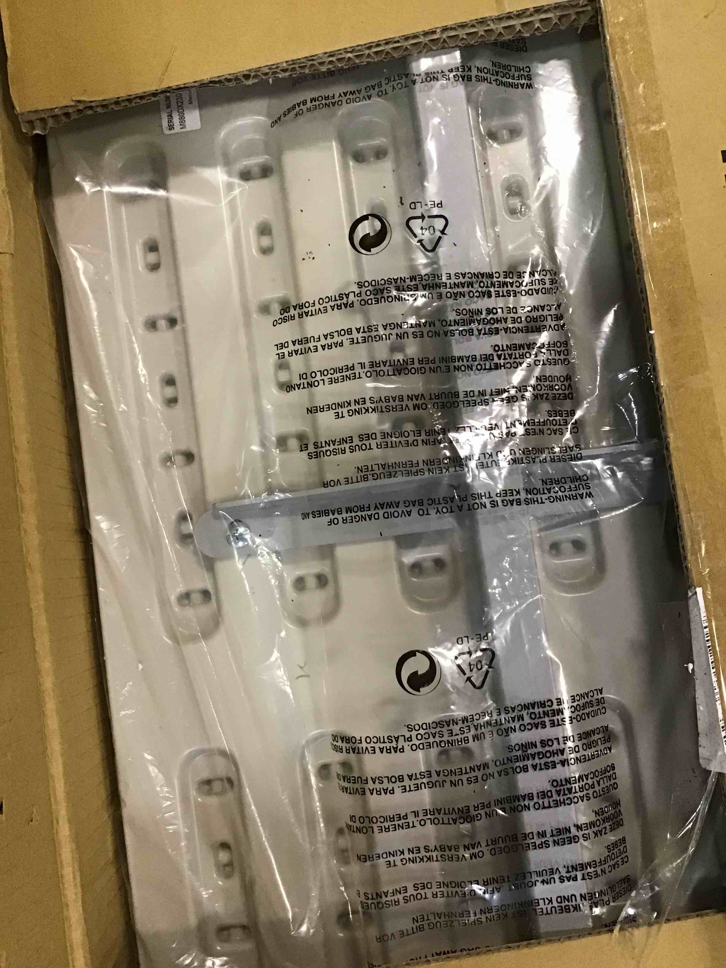 https://s3.amazonaws.com/lotting-images-prod/bidfta/BLU6030441_1710355802934.jpeg