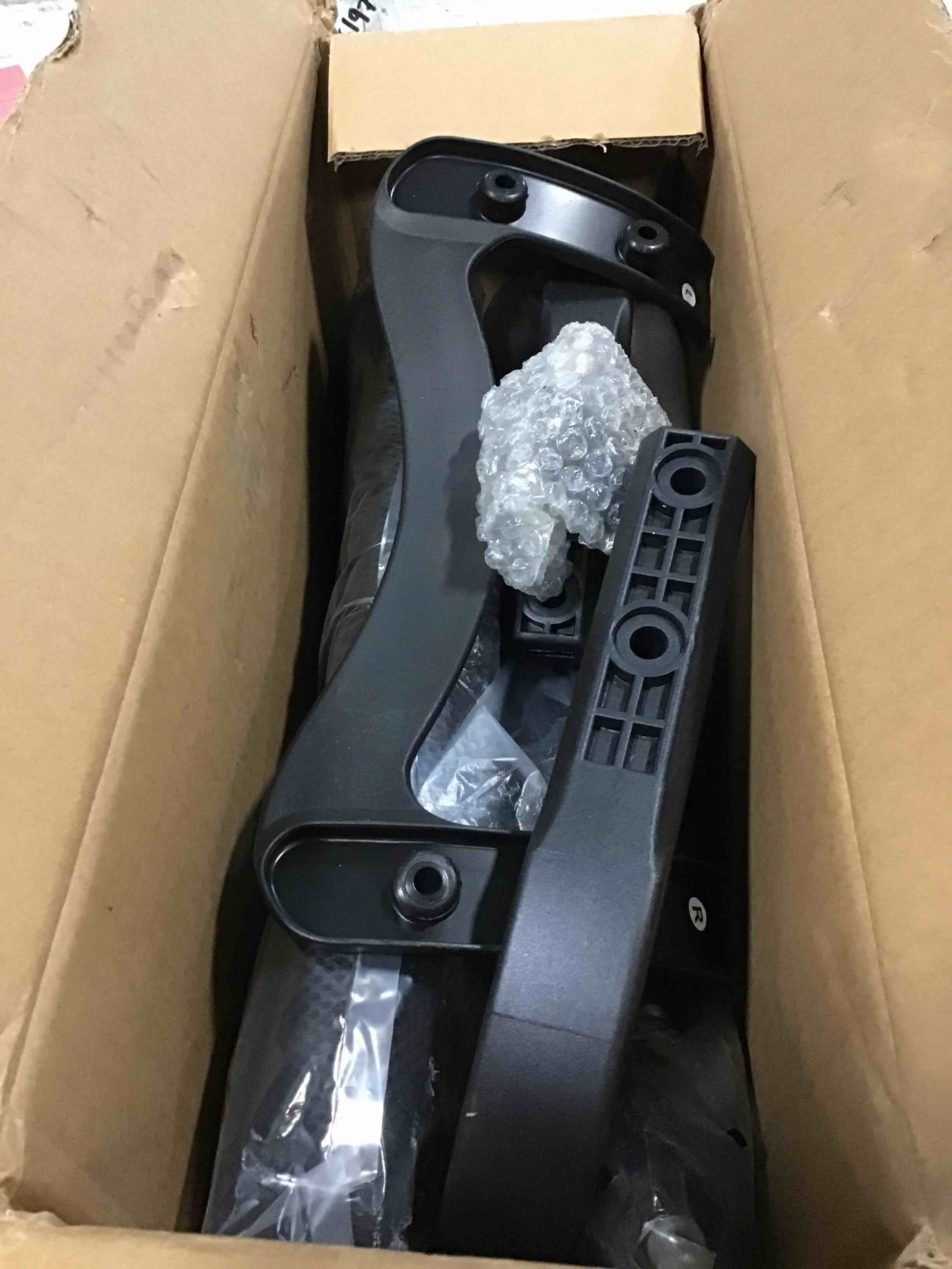 https://s3.amazonaws.com/lotting-images-prod/bidfta/BLU6030745_1710505464245.jpeg
