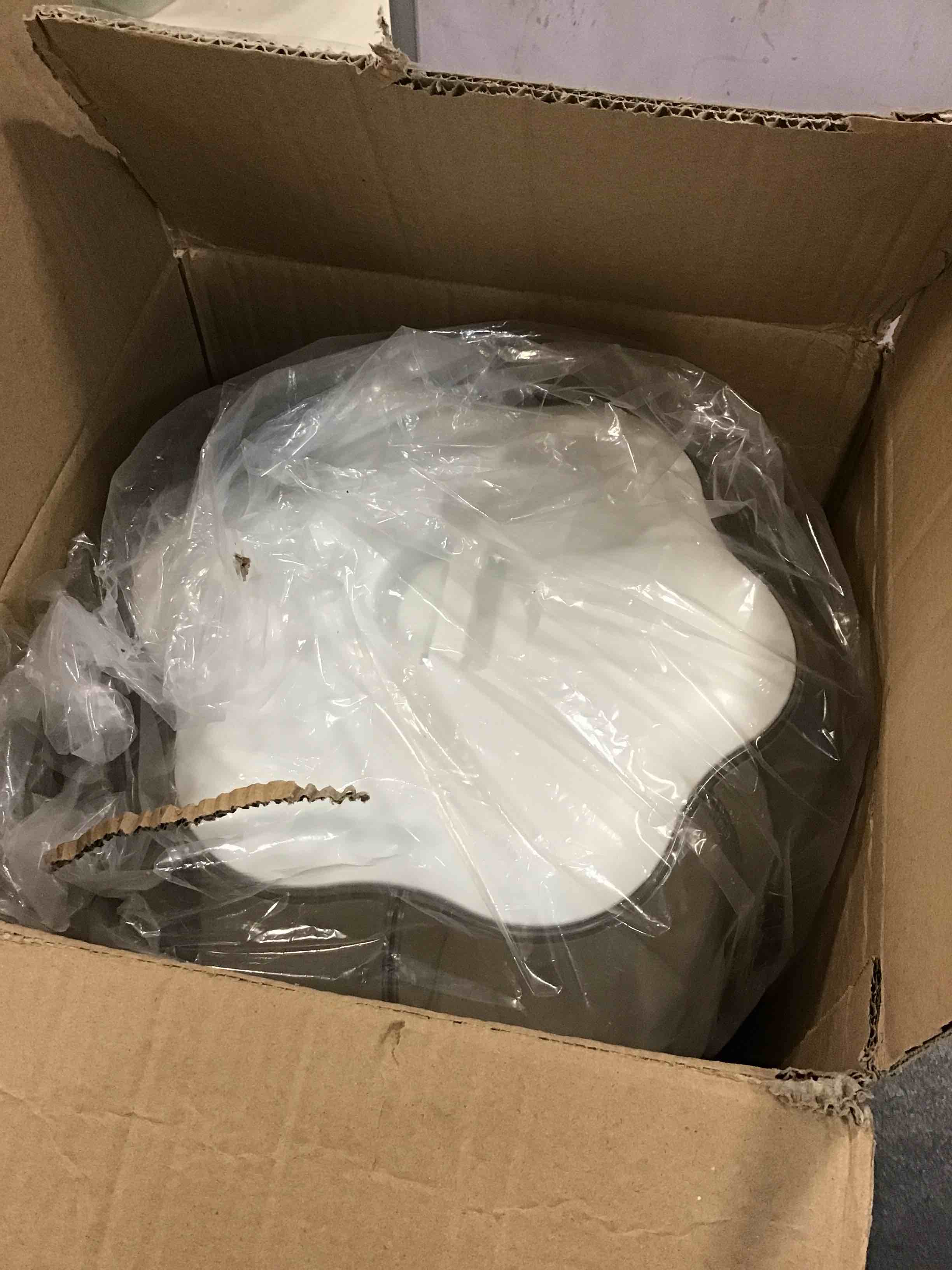 https://s3.amazonaws.com/lotting-images-prod/bidfta/BLU6031314_1710943013799.jpeg