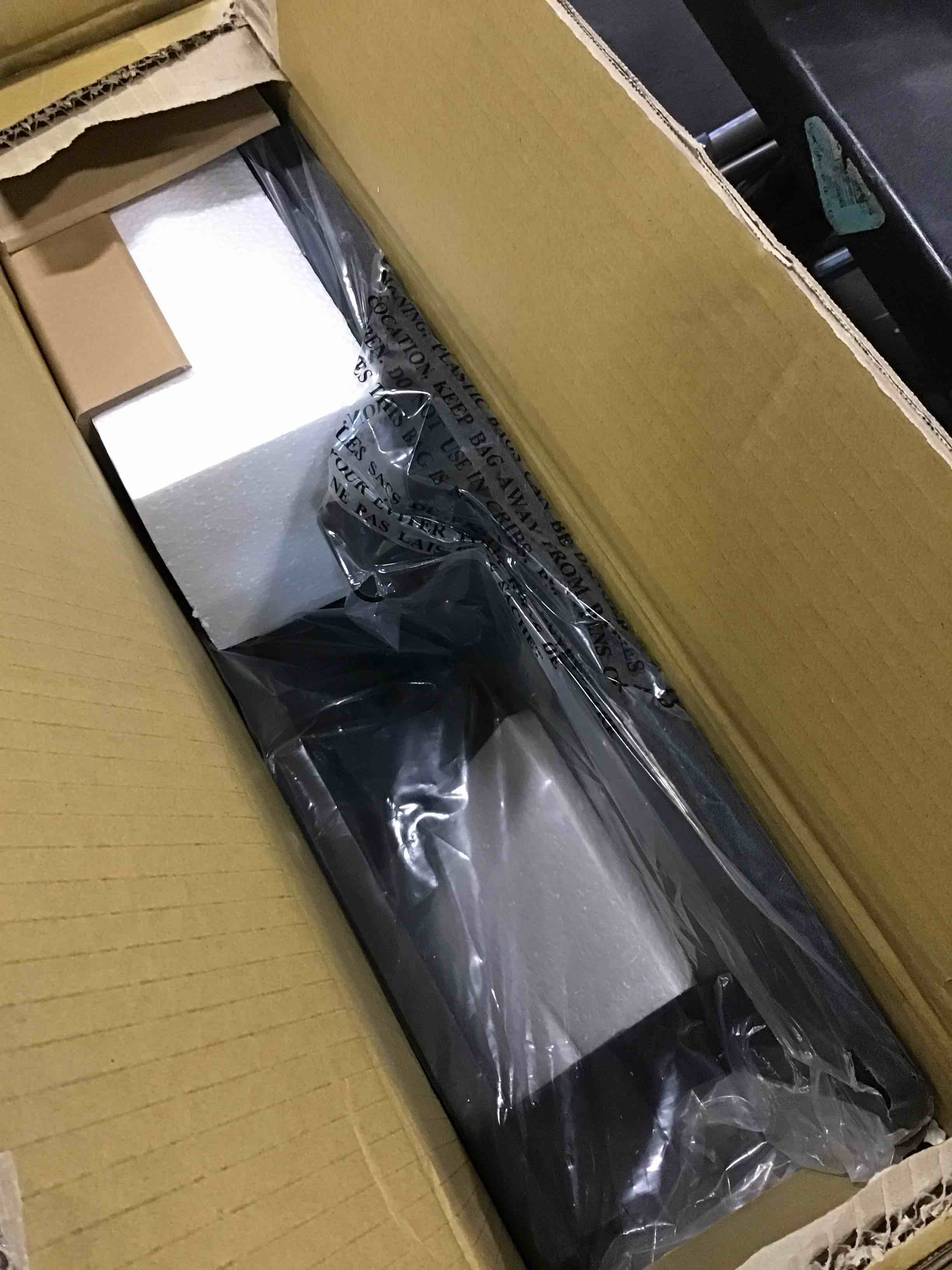 https://s3.amazonaws.com/lotting-images-prod/bidfta/BLU6031379_1710949900951.jpeg