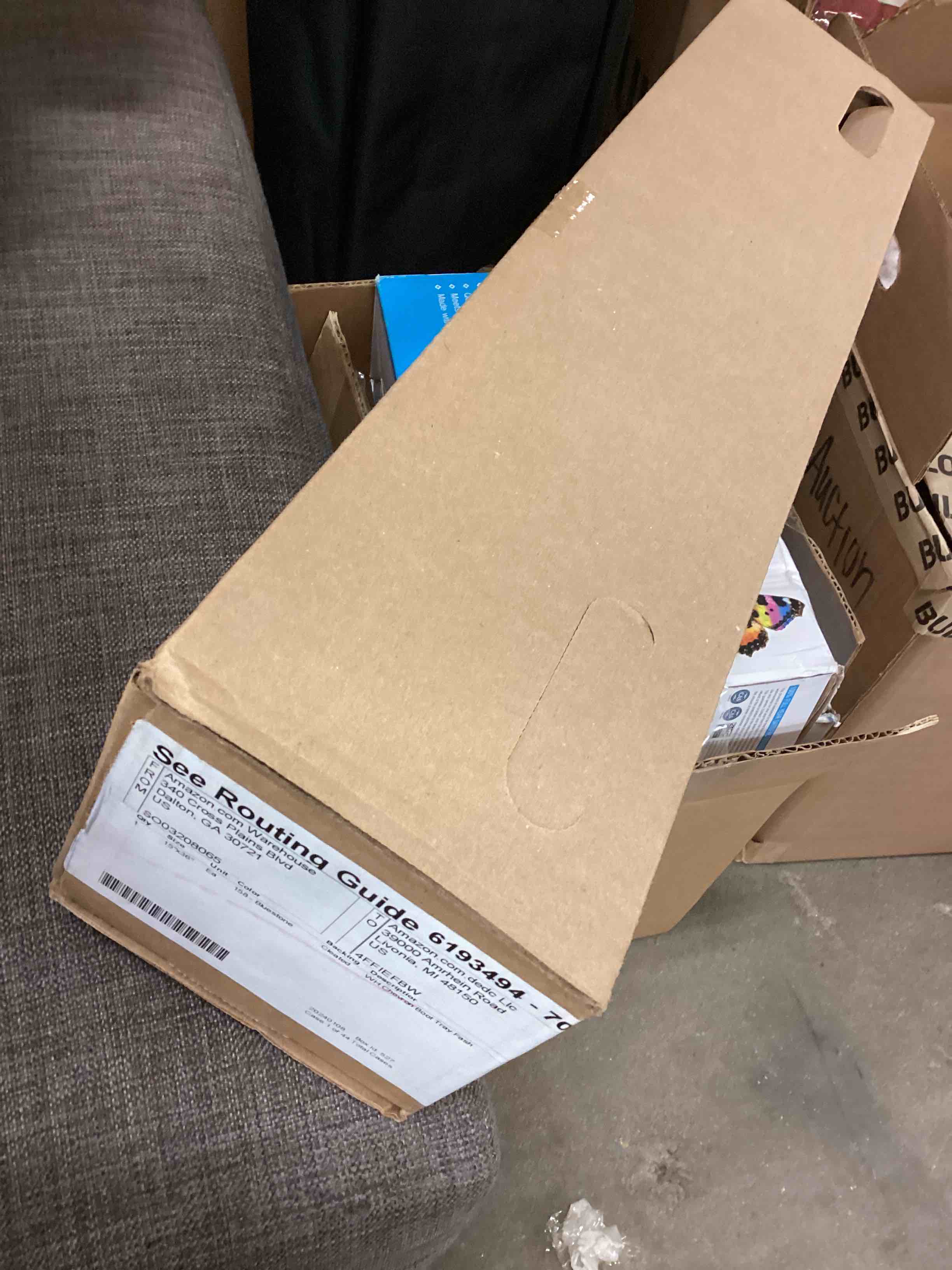 https://s3.amazonaws.com/lotting-images-prod/bidfta/BLU6034691_1711650392887.jpeg