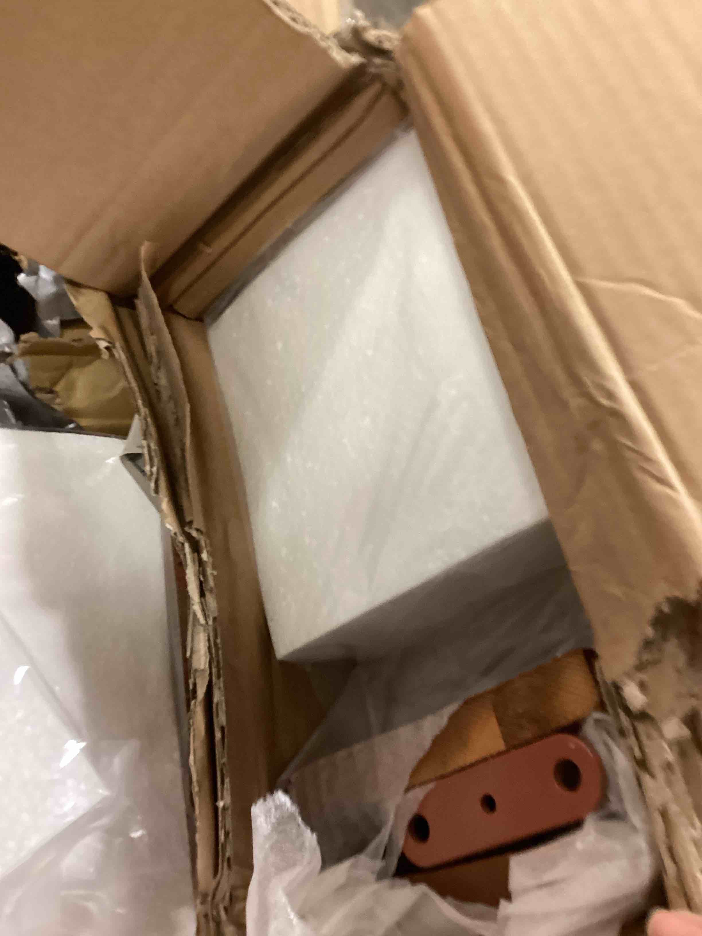 https://s3.amazonaws.com/lotting-images-prod/bidfta/BLU6034876_1711975187978.jpeg