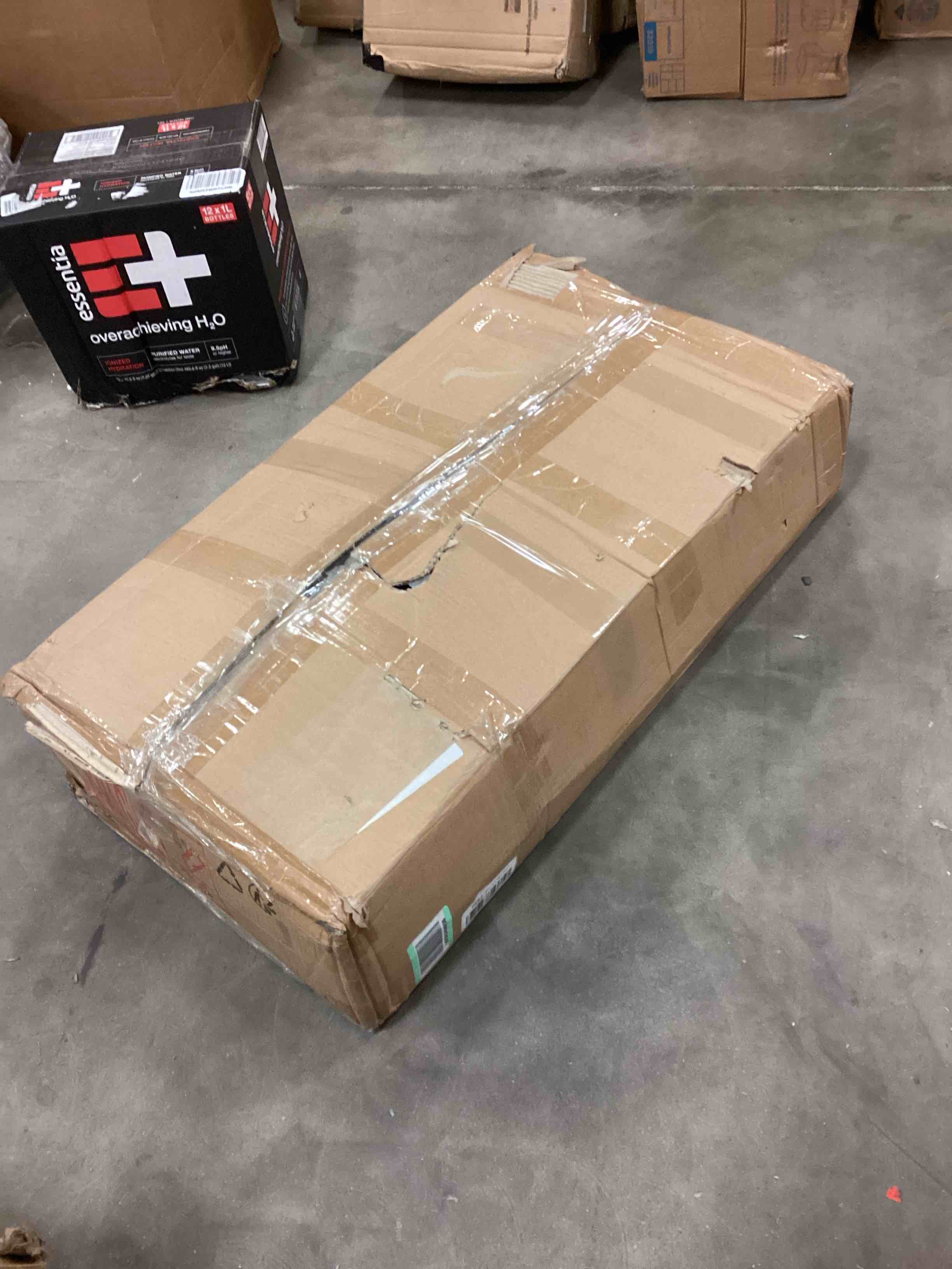https://s3.amazonaws.com/lotting-images-prod/bidfta/BLU6034898_1712580047213.jpeg