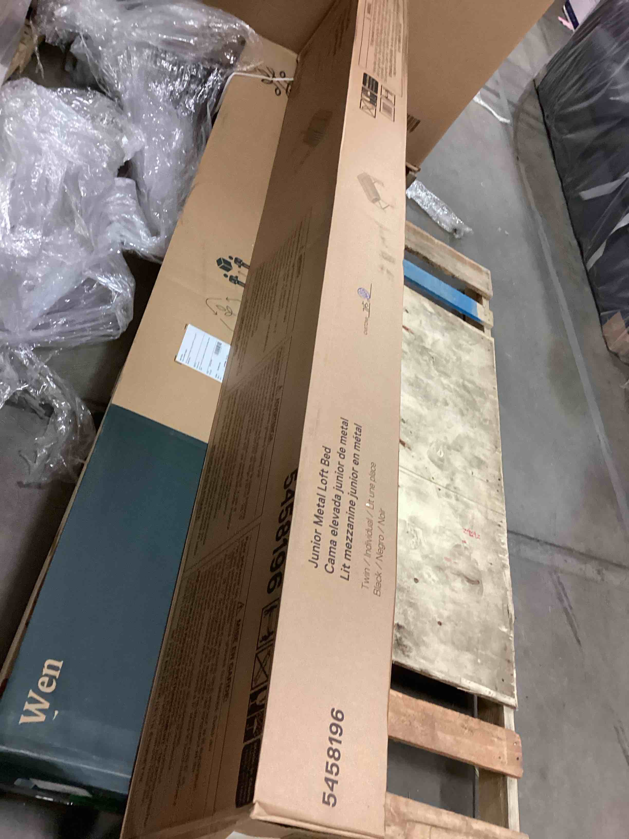 https://s3.amazonaws.com/lotting-images-prod/bidfta/BLU6034921_1711977092727.jpeg