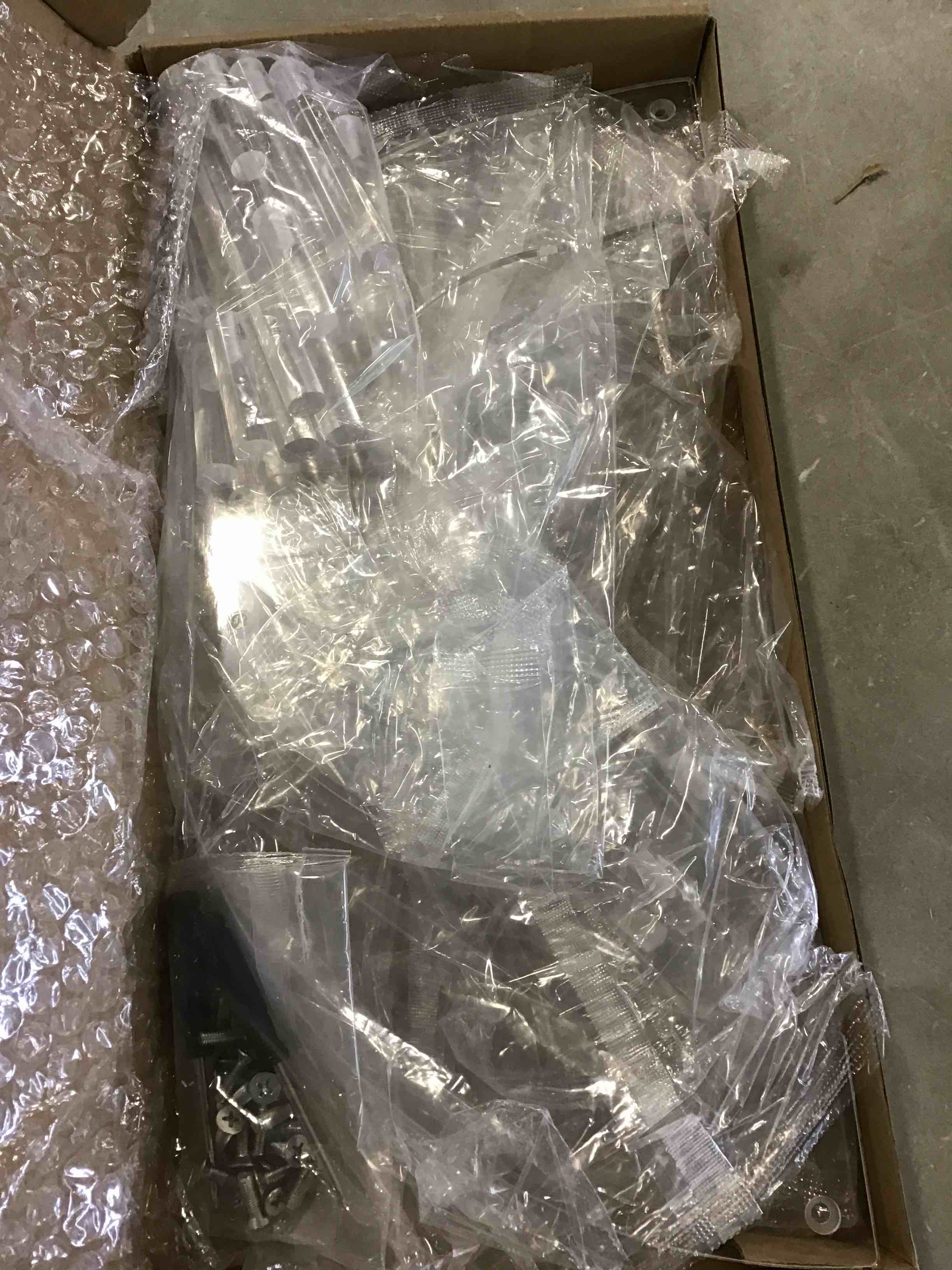https://s3.amazonaws.com/lotting-images-prod/bidfta/BLU6044831_1709577921311.jpeg