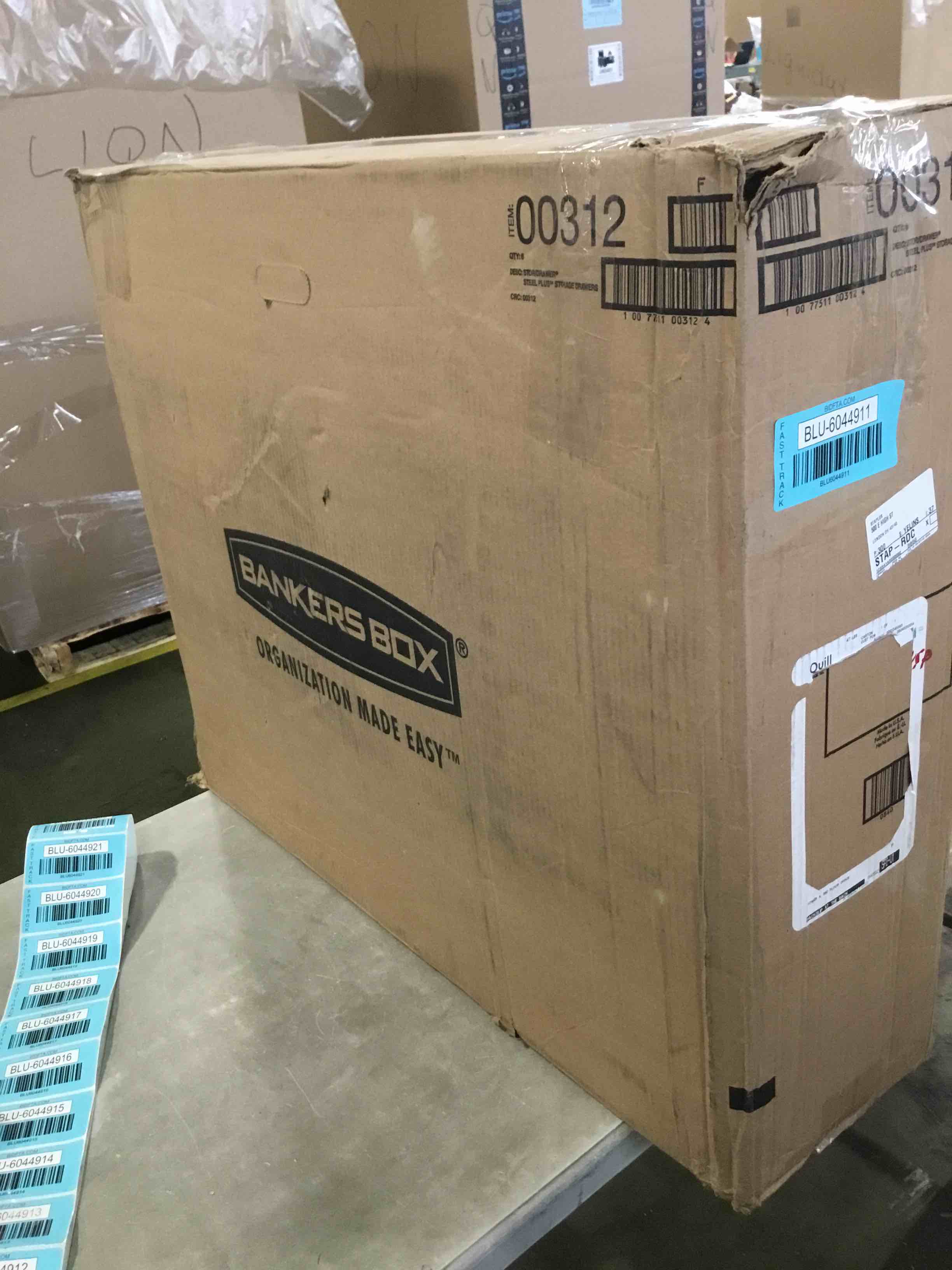 https://s3.amazonaws.com/lotting-images-prod/bidfta/BLU6044911_1709755999683.jpeg