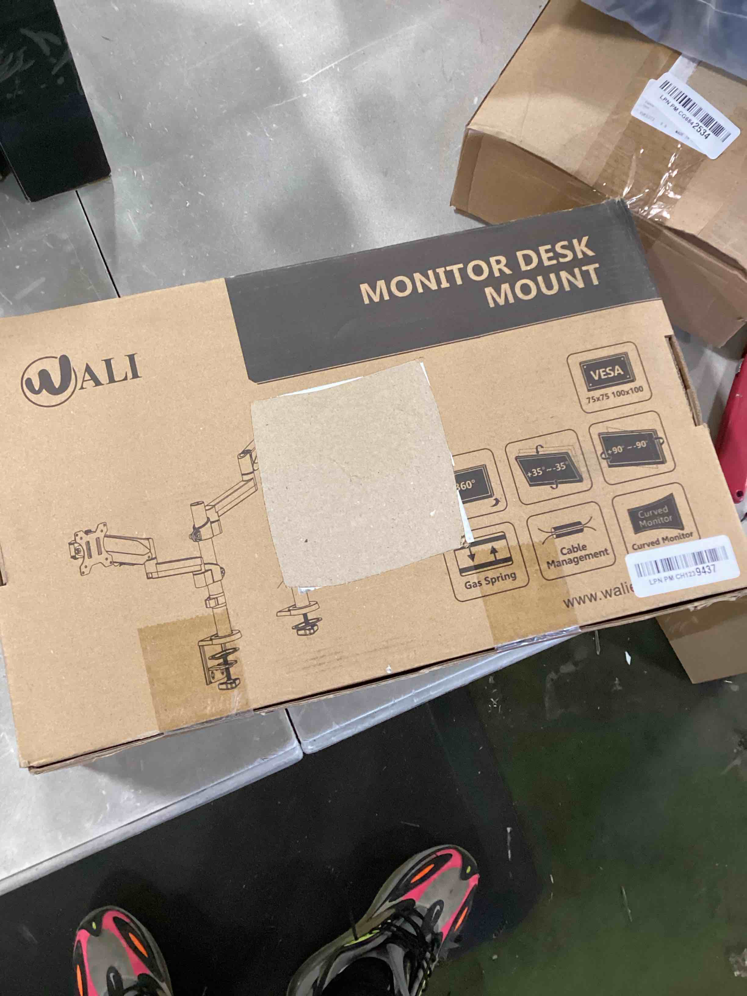 https://s3.amazonaws.com/lotting-images-prod/bidfta/BLU6045279_1709929134967.jpeg