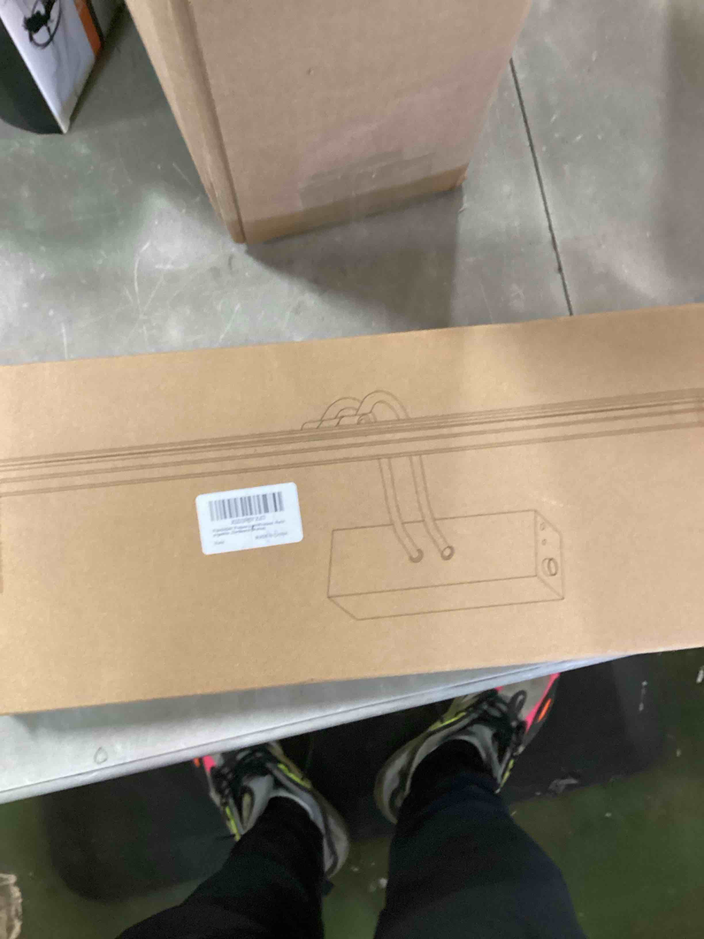 https://s3.amazonaws.com/lotting-images-prod/bidfta/BLU6045284_1709930460854.jpeg