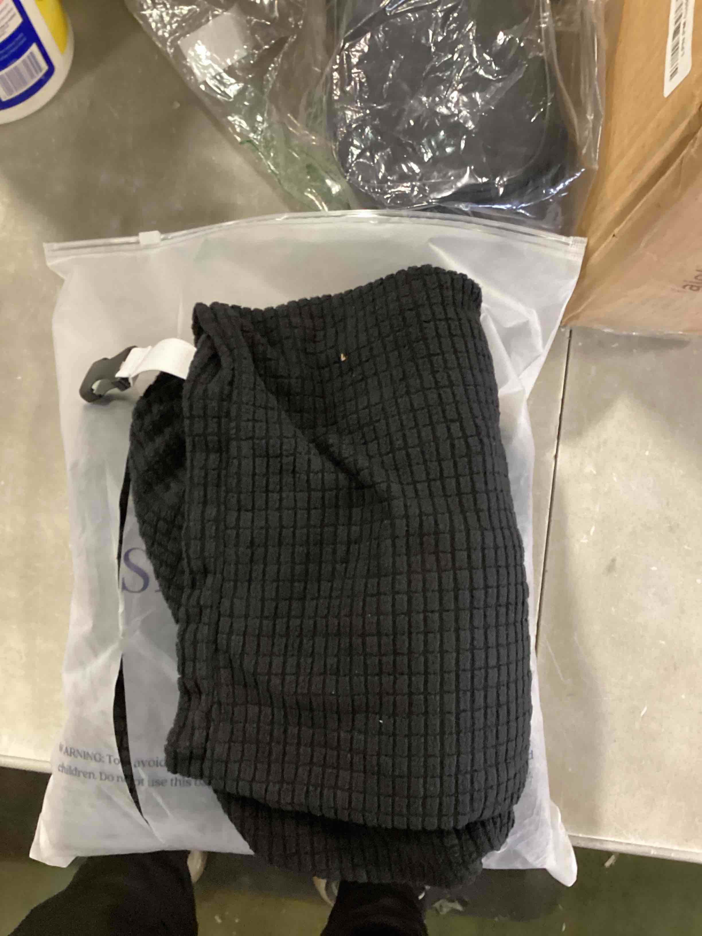 https://s3.amazonaws.com/lotting-images-prod/bidfta/BLU6045286_1709930994071.jpeg