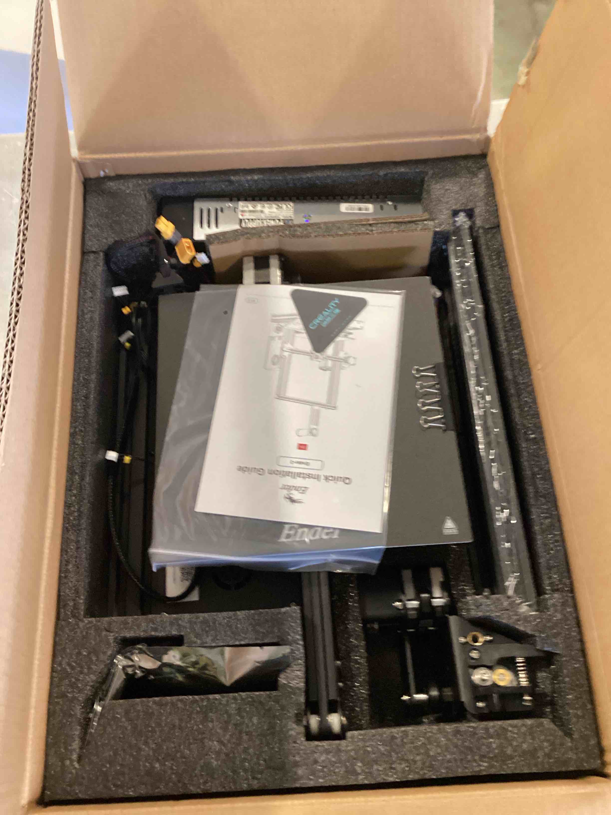 https://s3.amazonaws.com/lotting-images-prod/bidfta/BLU6045407_1710176662905.jpeg