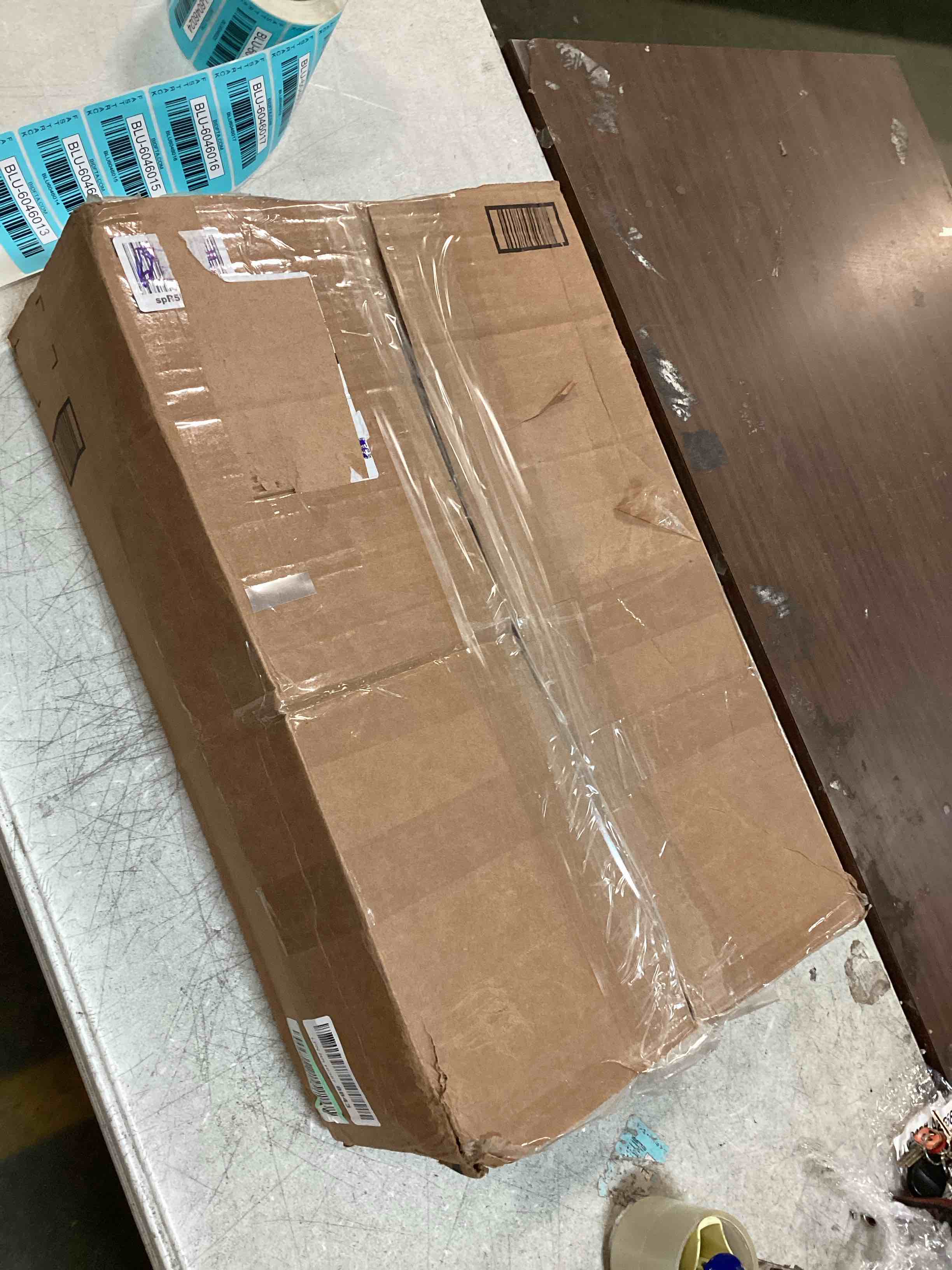 https://s3.amazonaws.com/lotting-images-prod/bidfta/BLU6046013_1709654777905.jpeg