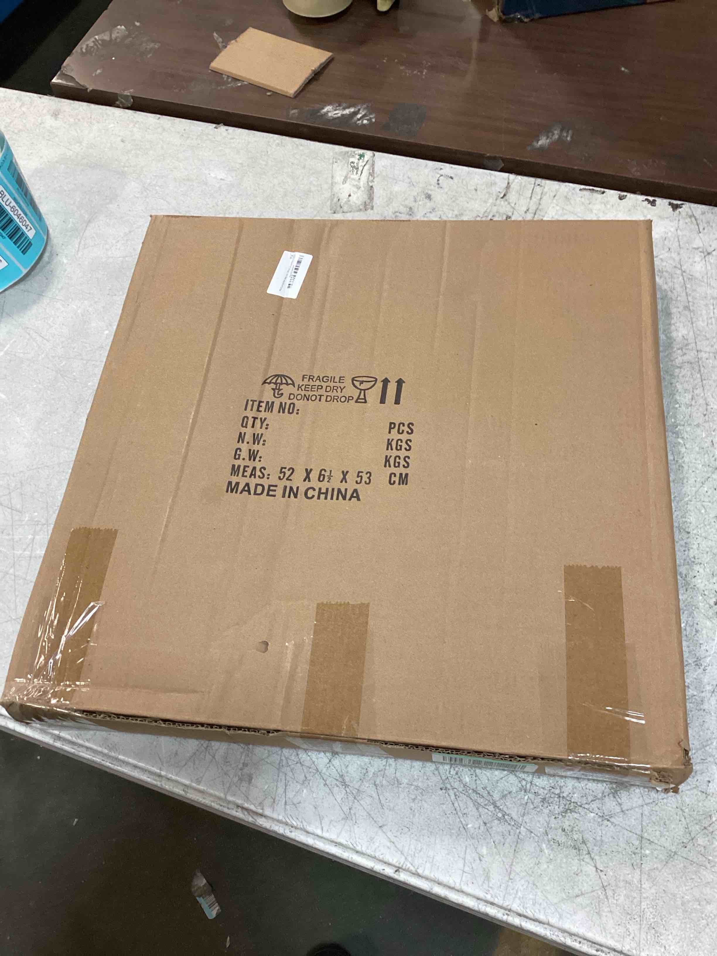 https://s3.amazonaws.com/lotting-images-prod/bidfta/BLU6046040_1709658093424.jpeg