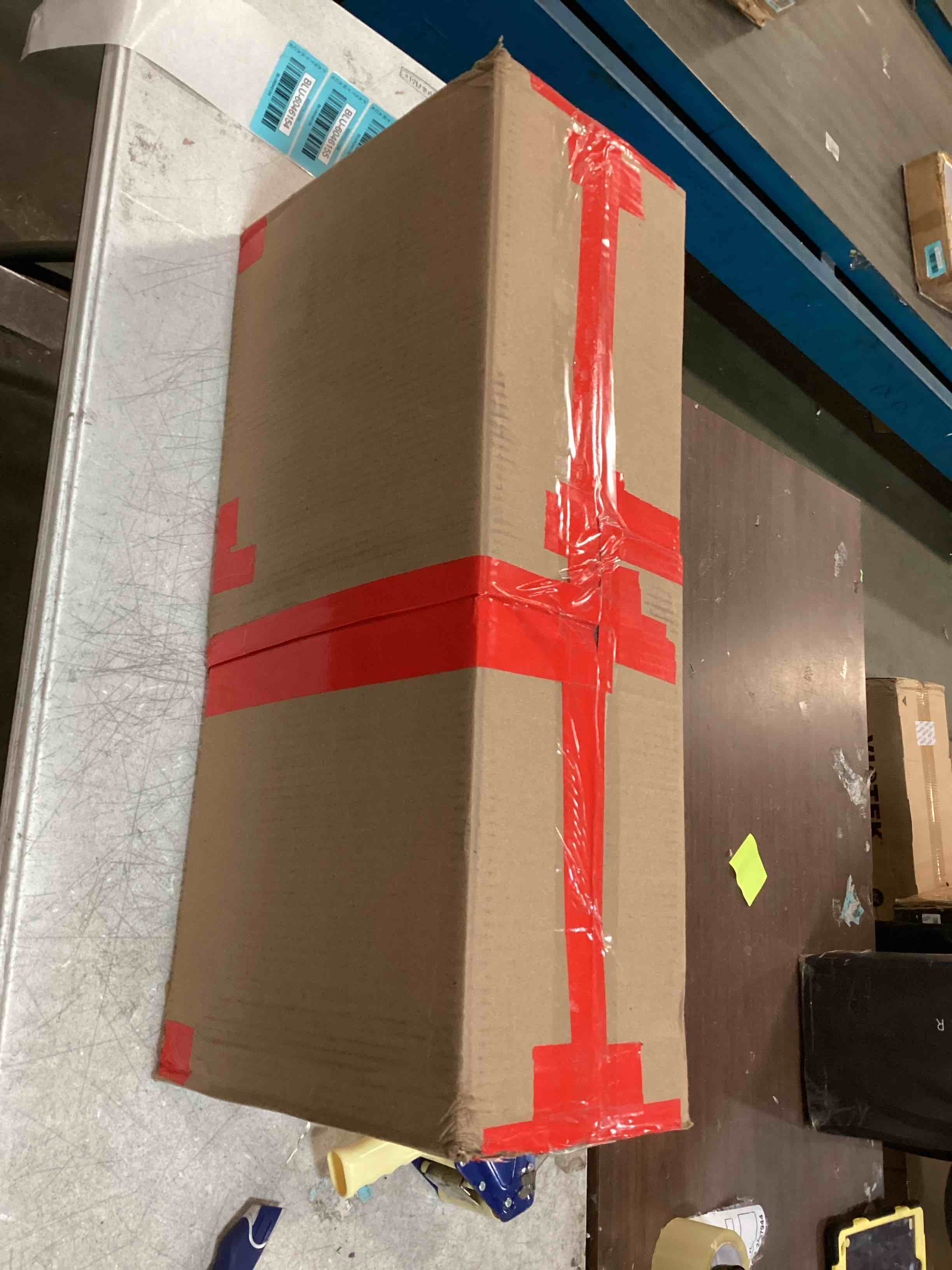 https://s3.amazonaws.com/lotting-images-prod/bidfta/BLU6046154_1709730752479.jpeg