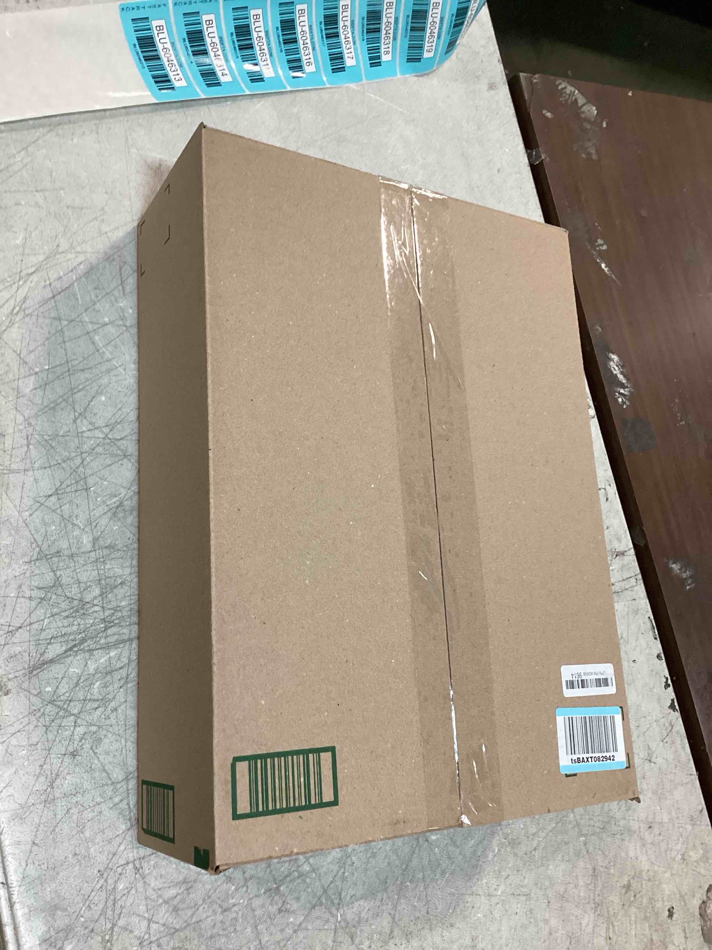 https://s3.amazonaws.com/lotting-images-prod/bidfta/BLU6046313_1709756748738.jpeg