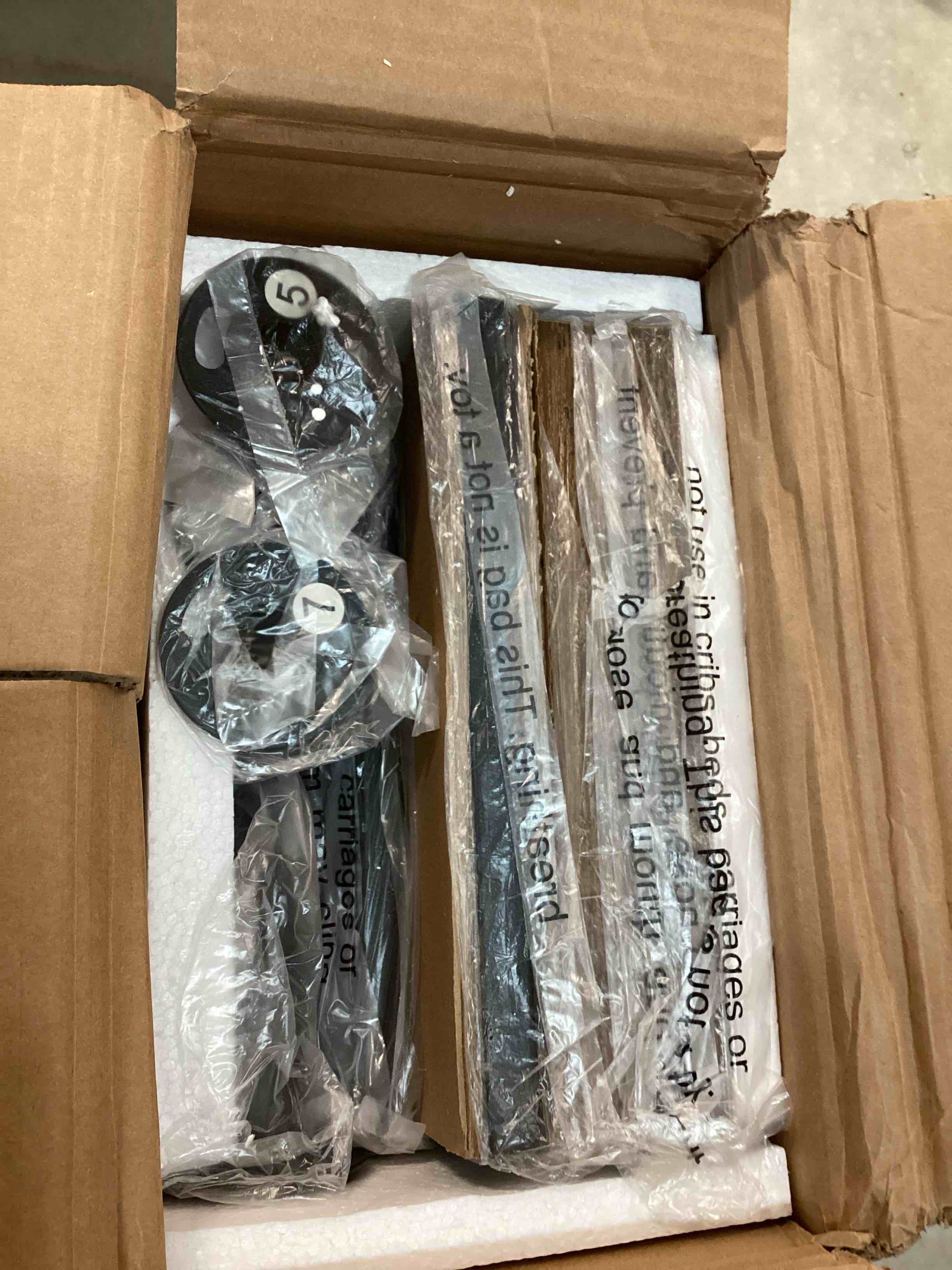 https://s3.amazonaws.com/lotting-images-prod/bidfta/BLU6046544_1709906792096.jpeg