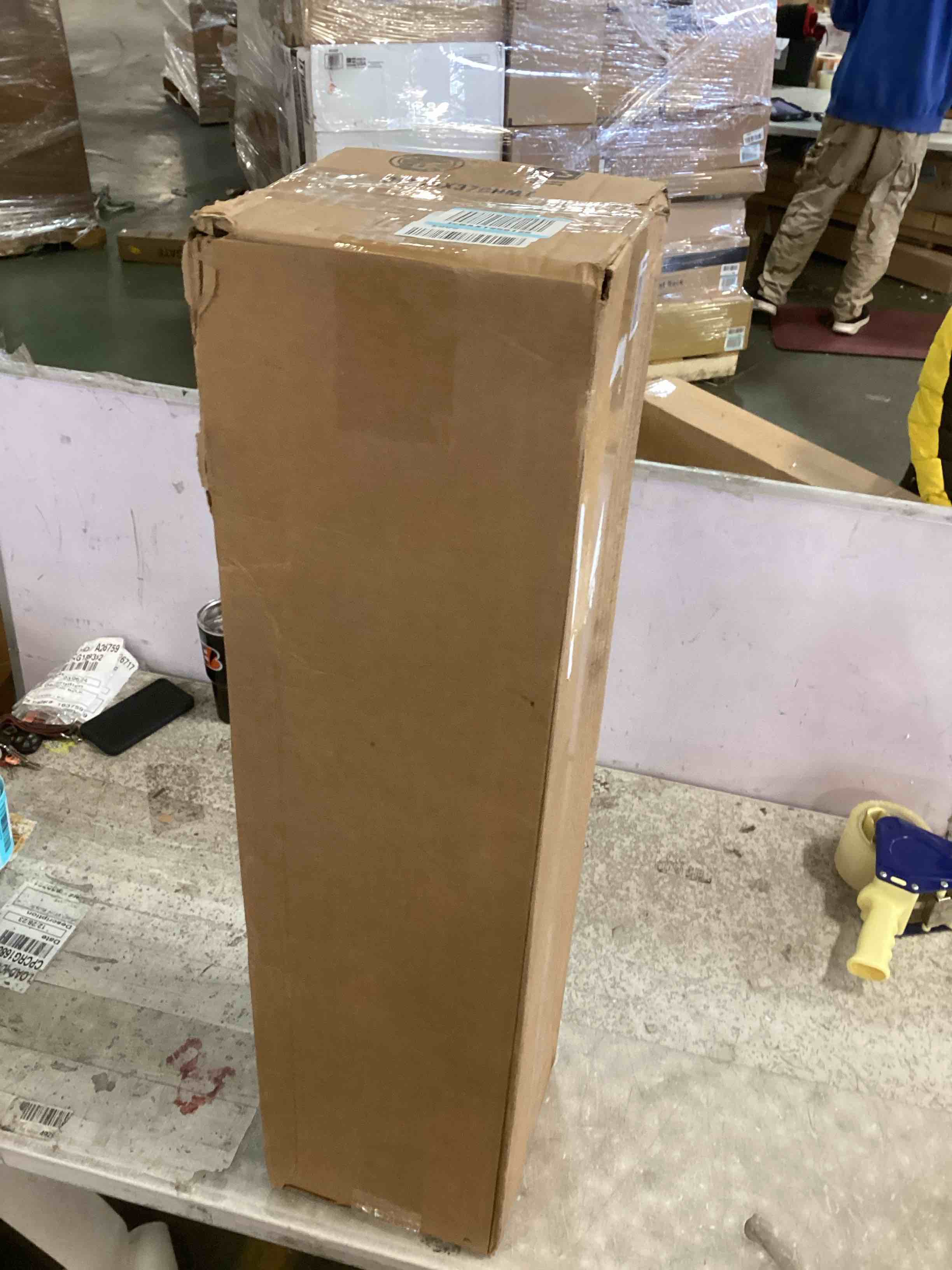 https://s3.amazonaws.com/lotting-images-prod/bidfta/BLU6046834_1710183143831.jpeg