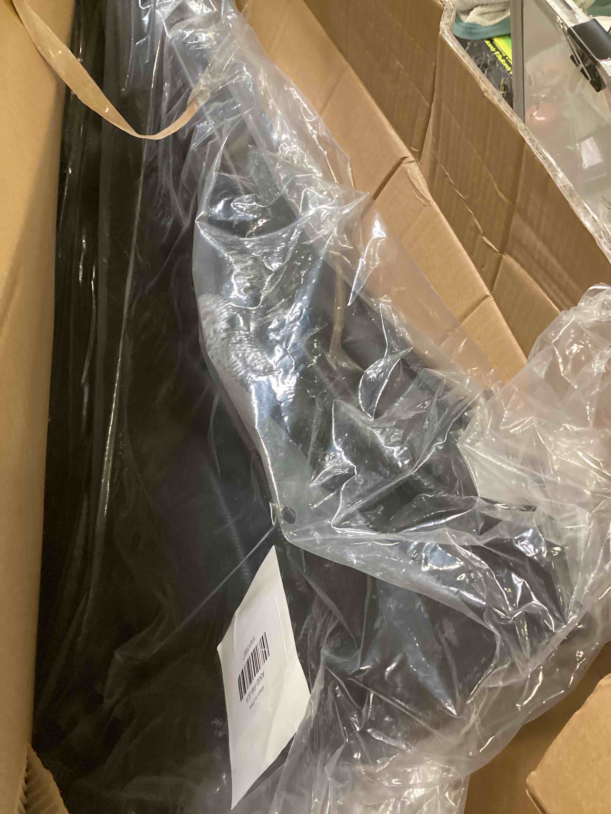 https://s3.amazonaws.com/lotting-images-prod/bidfta/BLU6046933_1710344956665.jpeg