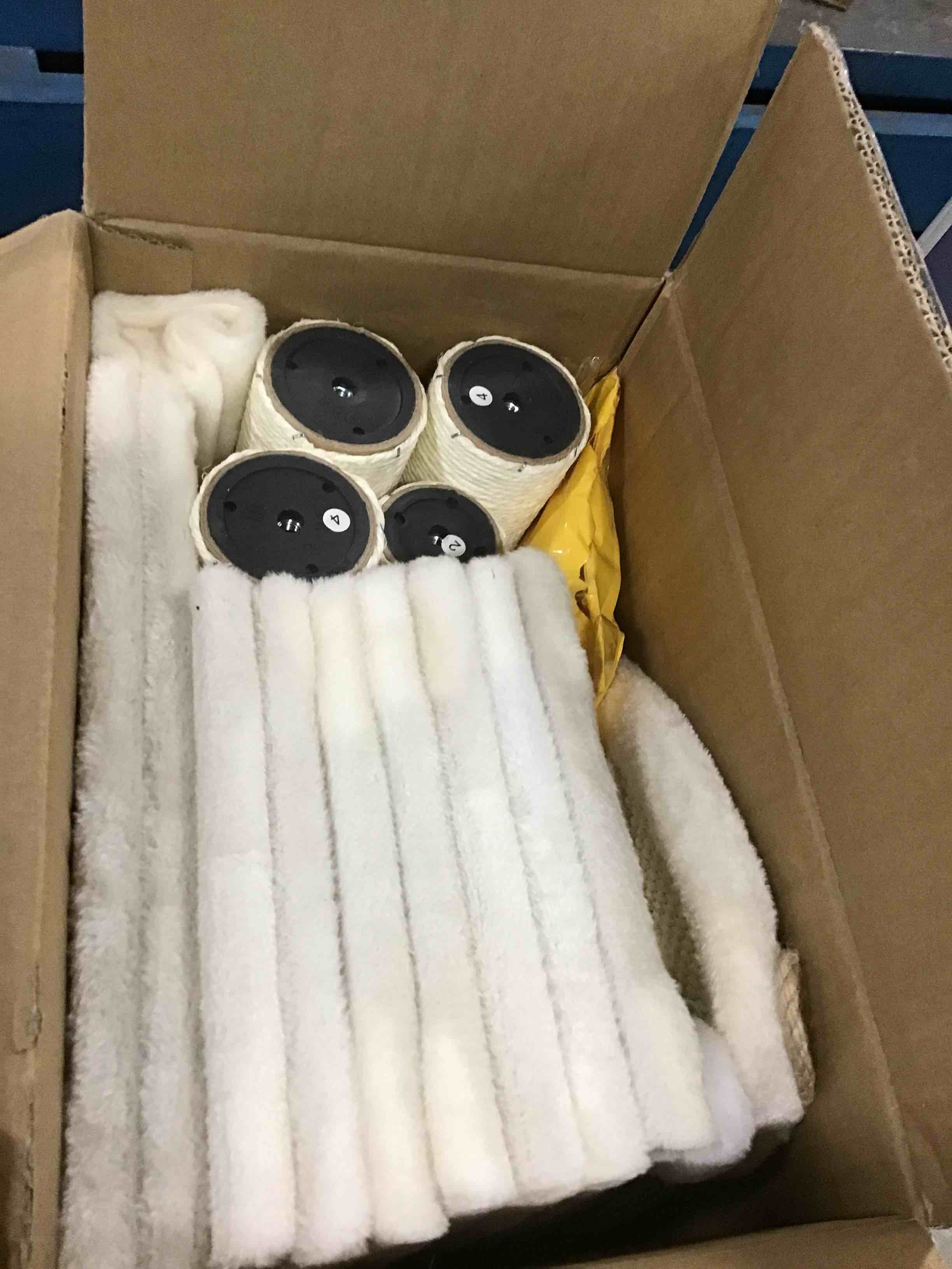 https://s3.amazonaws.com/lotting-images-prod/bidfta/BLU6047113_1709670090067.jpeg