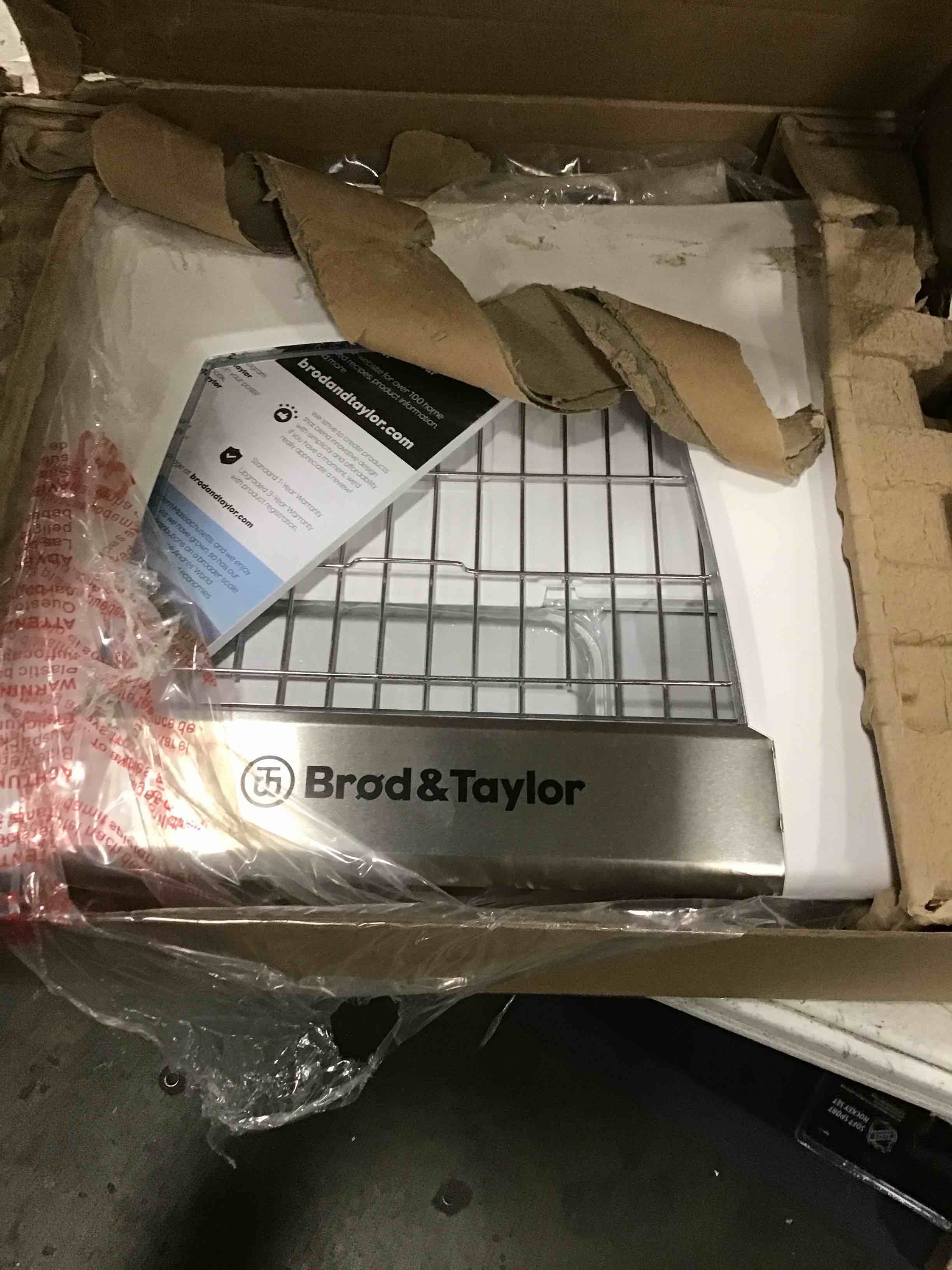 https://s3.amazonaws.com/lotting-images-prod/bidfta/BLU6047418_1709814855782.jpeg