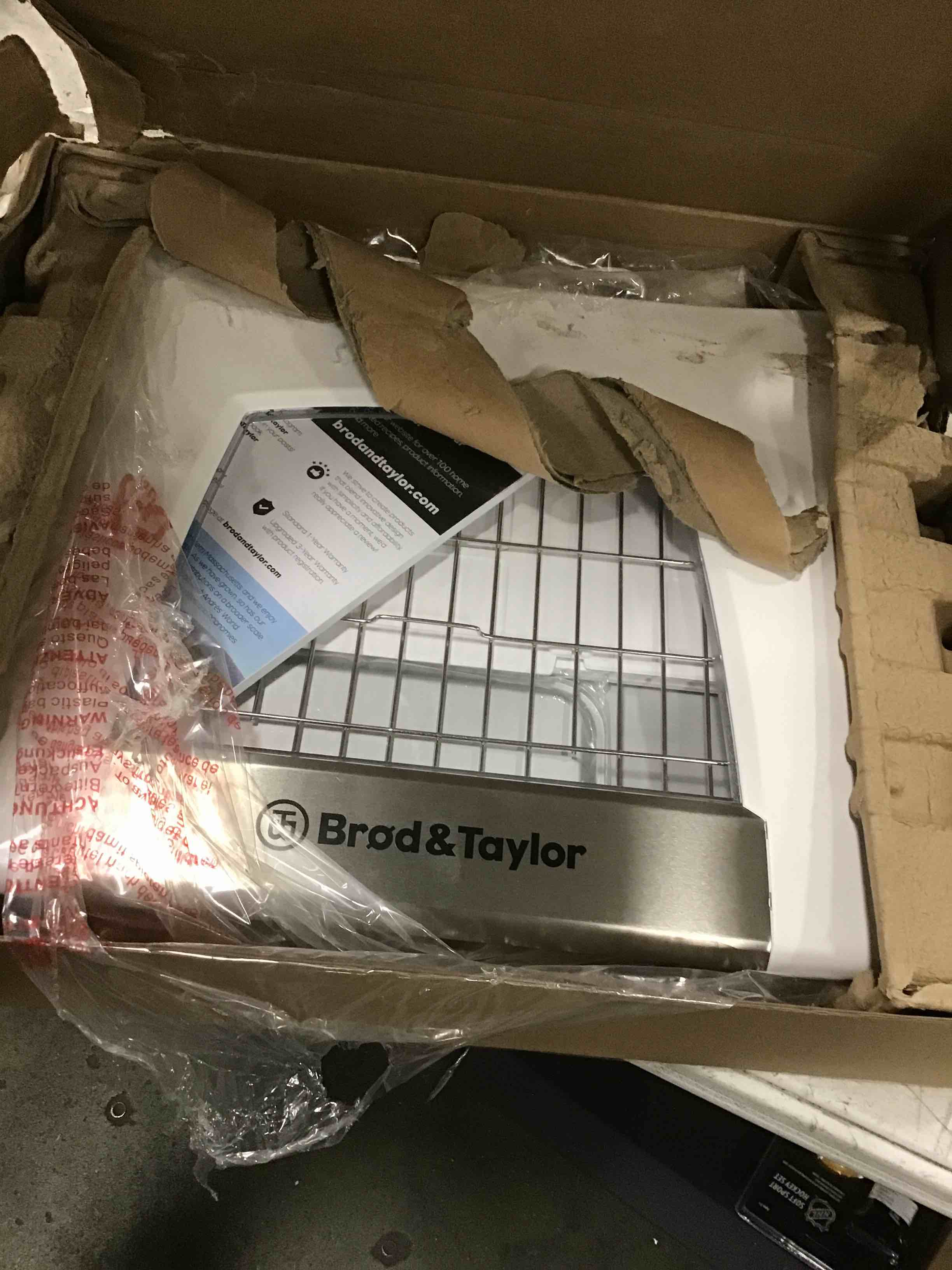 https://s3.amazonaws.com/lotting-images-prod/bidfta/BLU6047418_1709814856733.jpeg