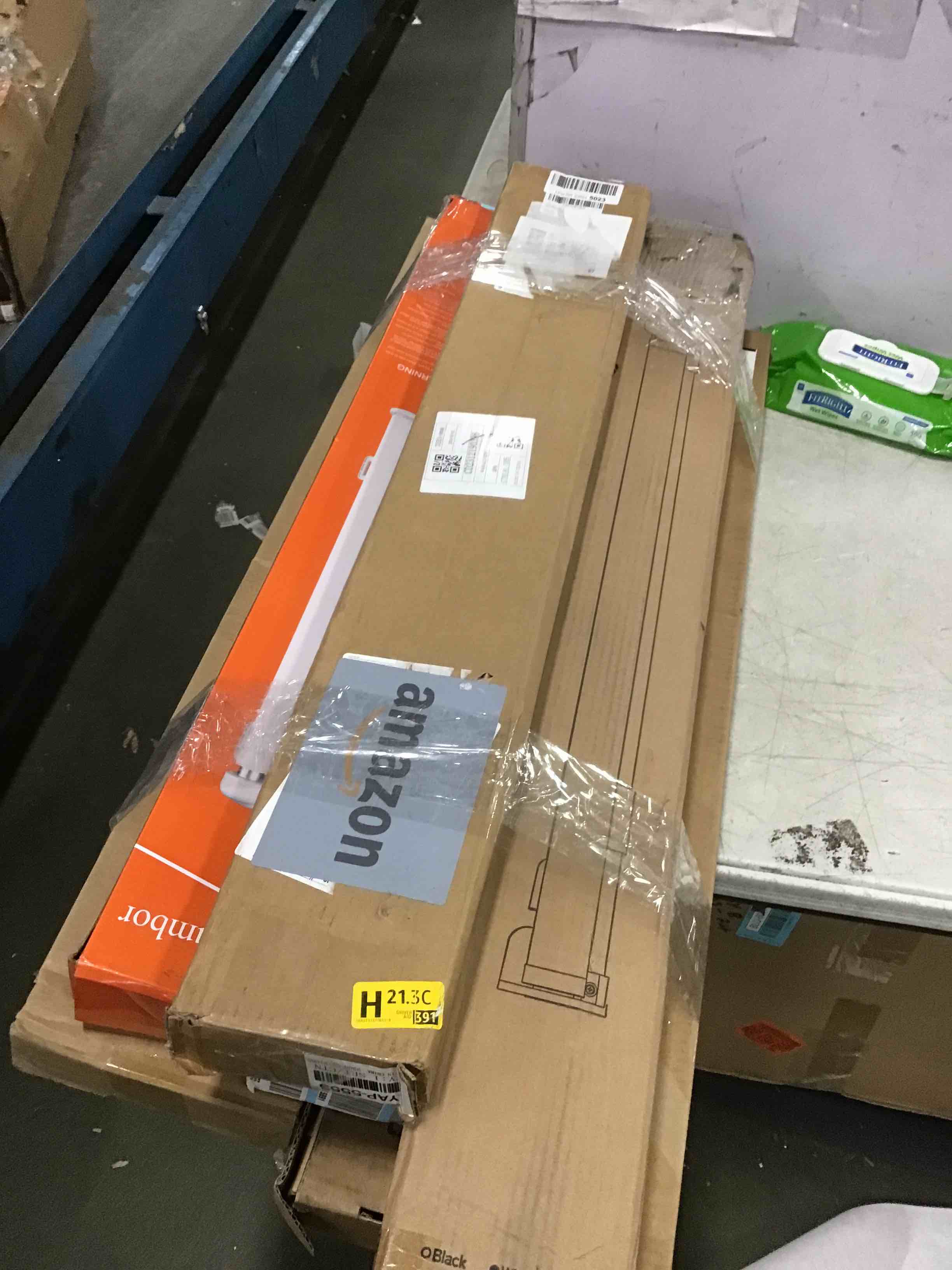 https://s3.amazonaws.com/lotting-images-prod/bidfta/BLU6047632_1709838066048.jpeg