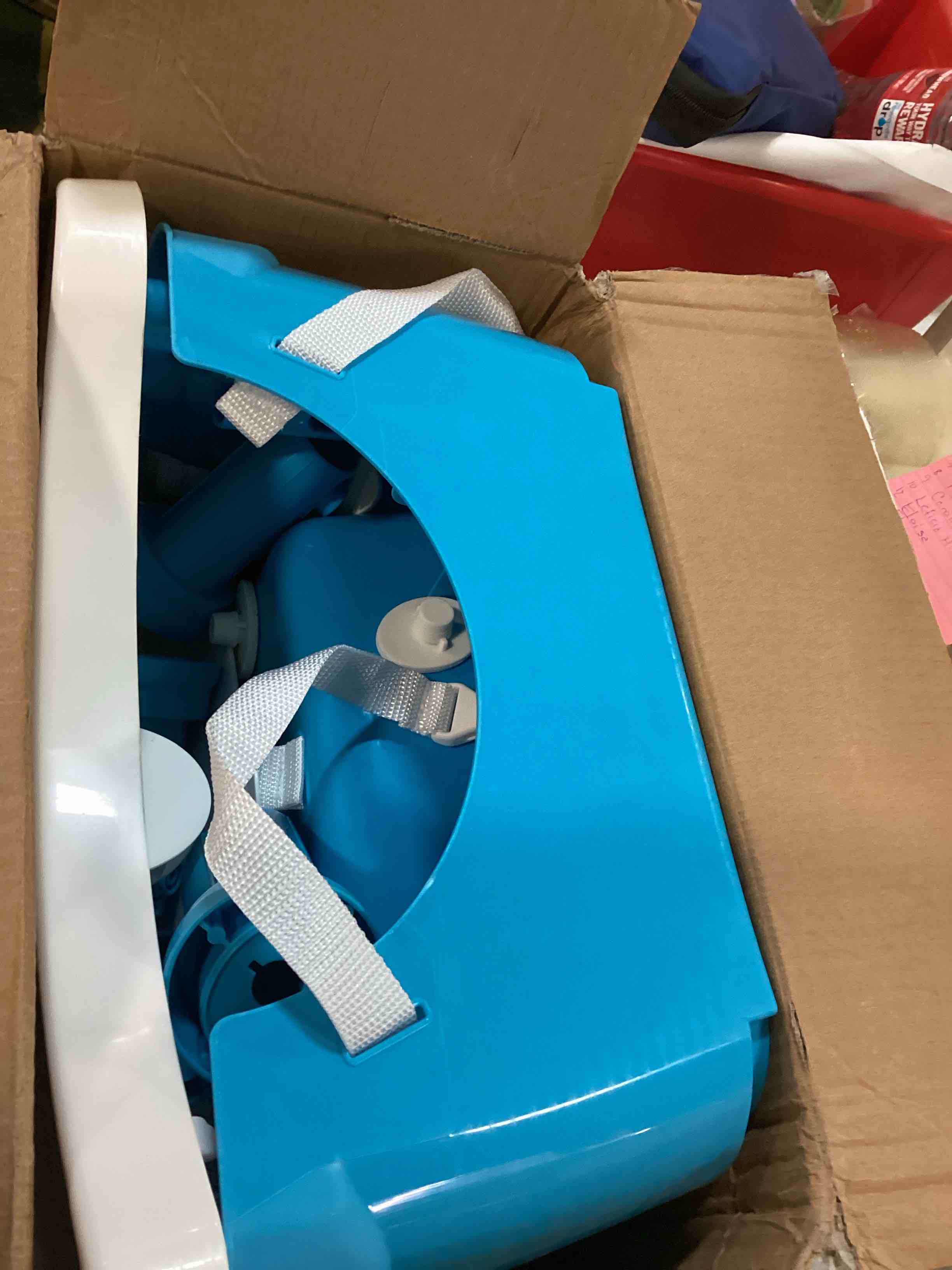 https://s3.amazonaws.com/lotting-images-prod/bidfta/BLU6047780_1710255288987.jpeg