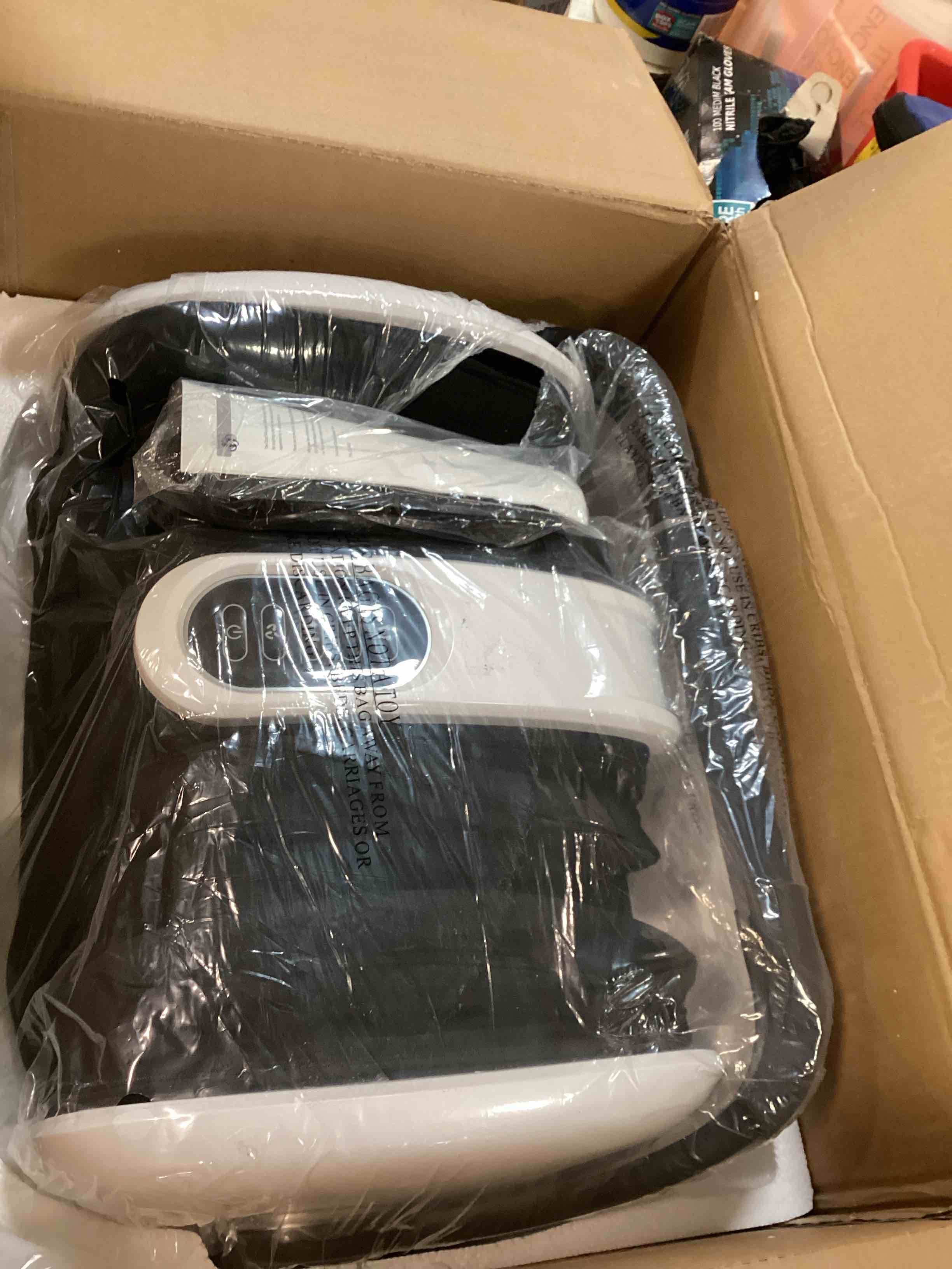 https://s3.amazonaws.com/lotting-images-prod/bidfta/BLU6047873_1710268644861.jpeg