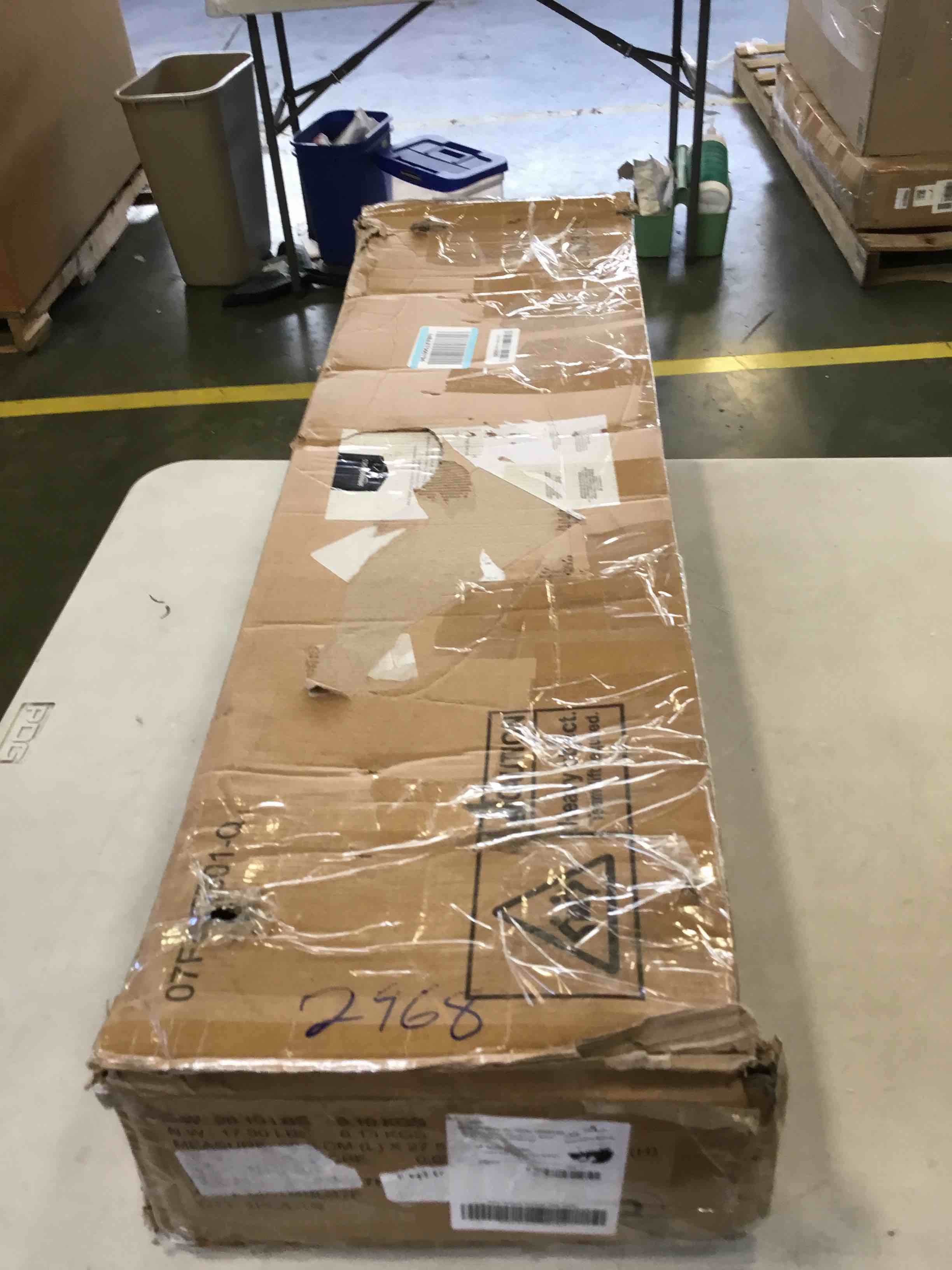 https://s3.amazonaws.com/lotting-images-prod/bidfta/BLU6049231_1711392381659.jpeg