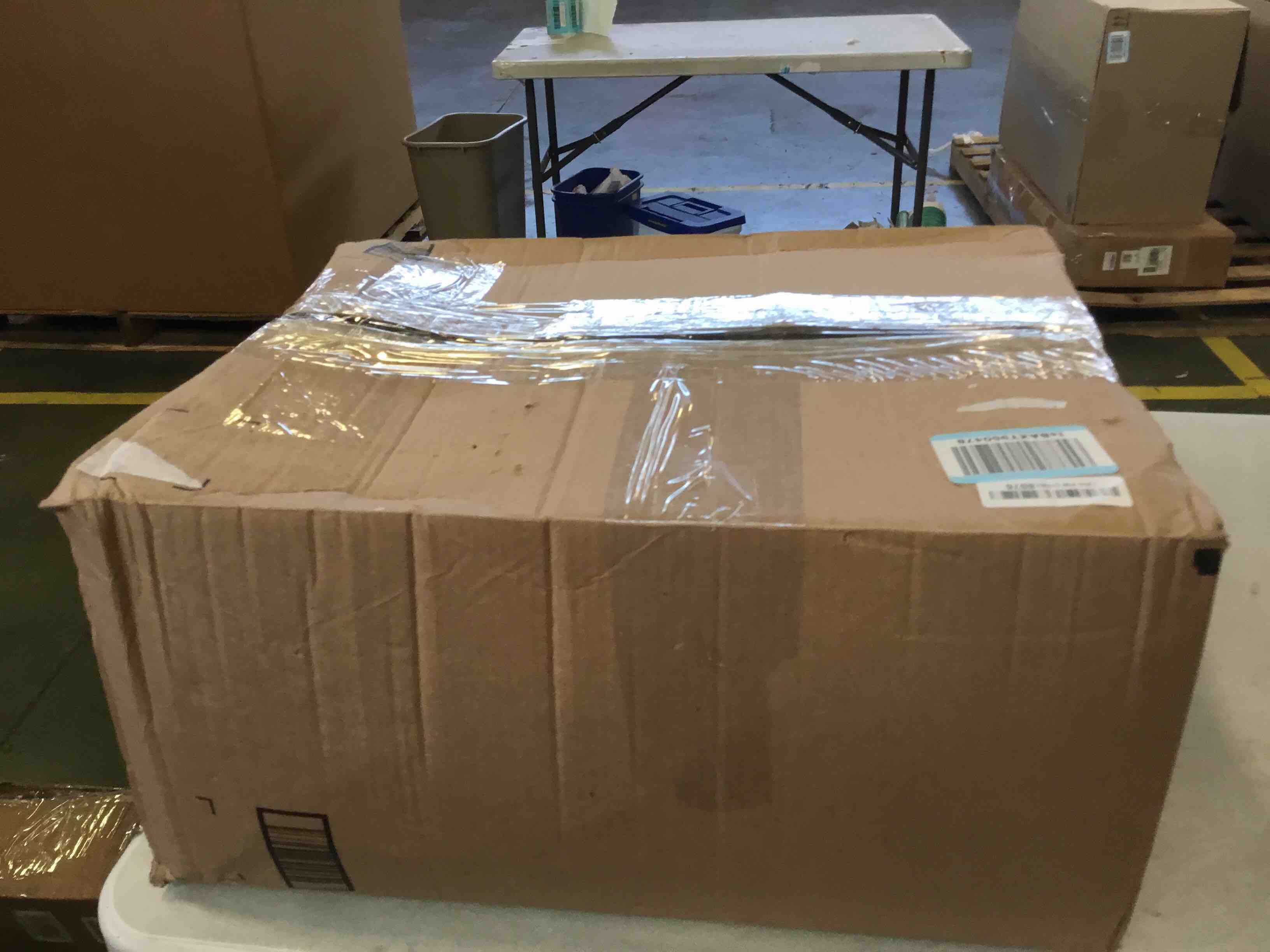 https://s3.amazonaws.com/lotting-images-prod/bidfta/BLU6049238_1711394358458.jpeg