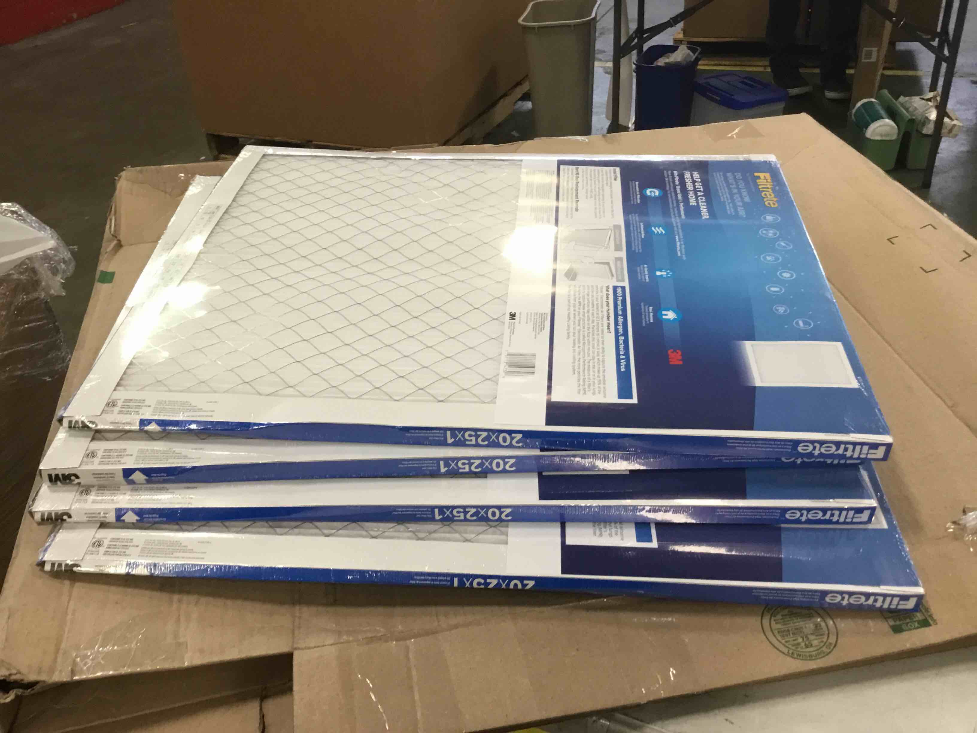 https://s3.amazonaws.com/lotting-images-prod/bidfta/BLU6049288_1711457931936.jpeg